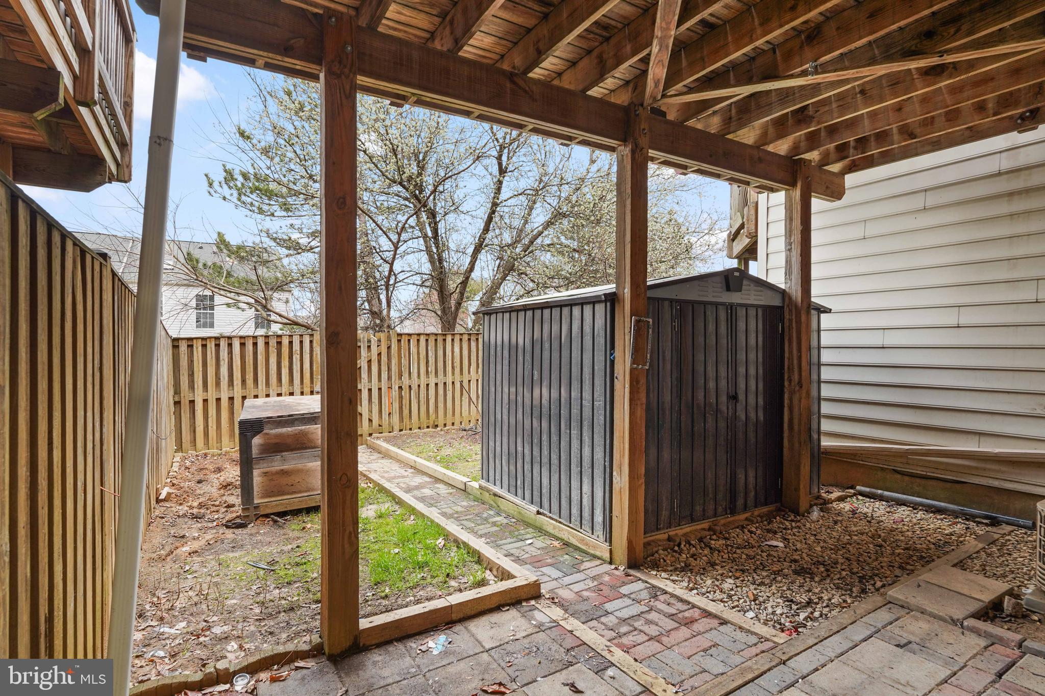 RIVER OAKS - Residential