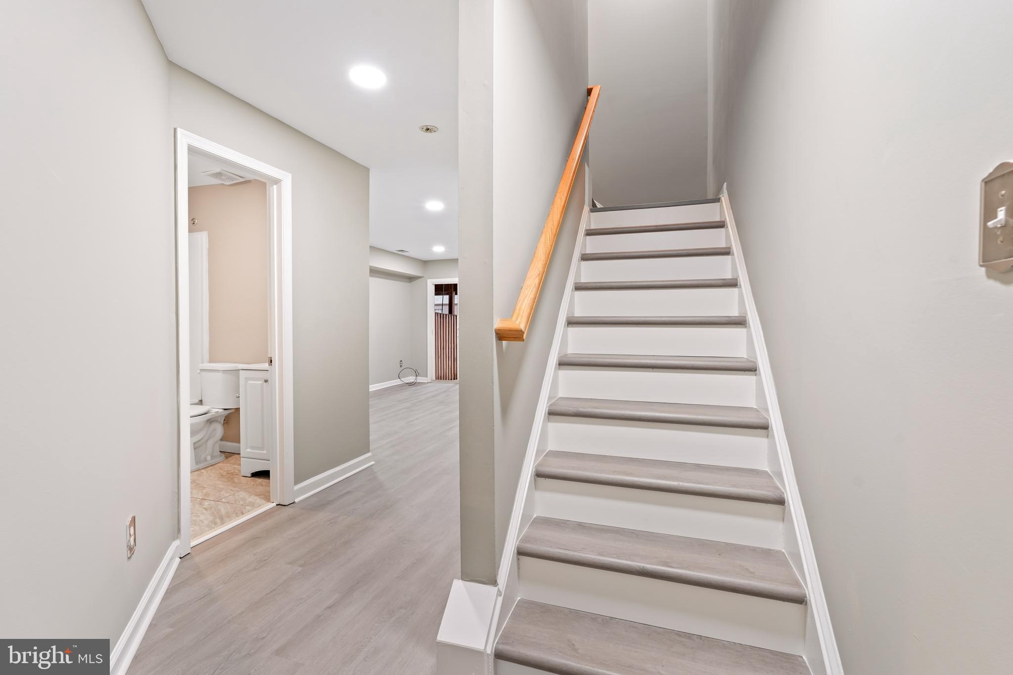 RIVER OAKS - Residential