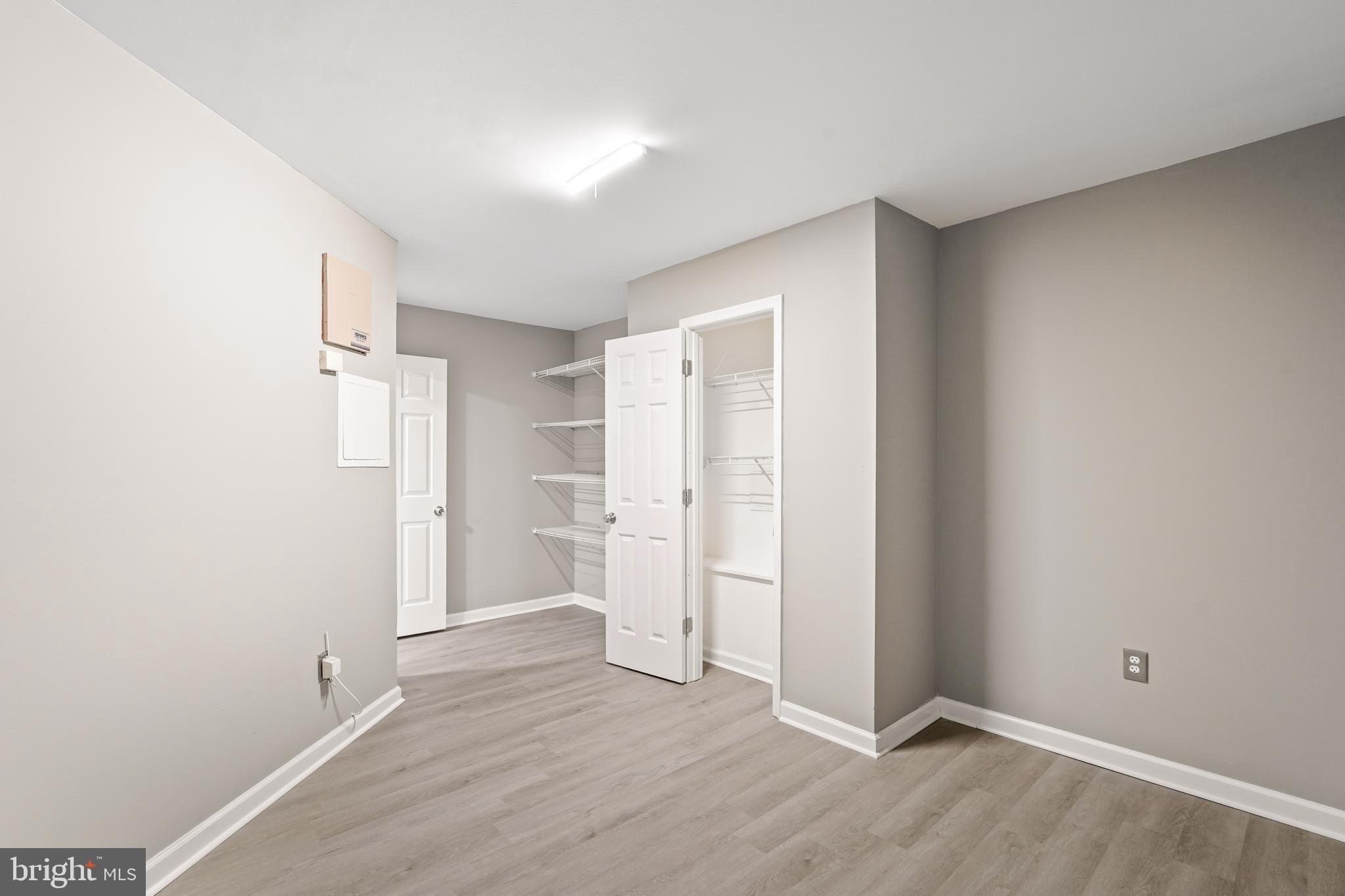 RIVER OAKS - Residential