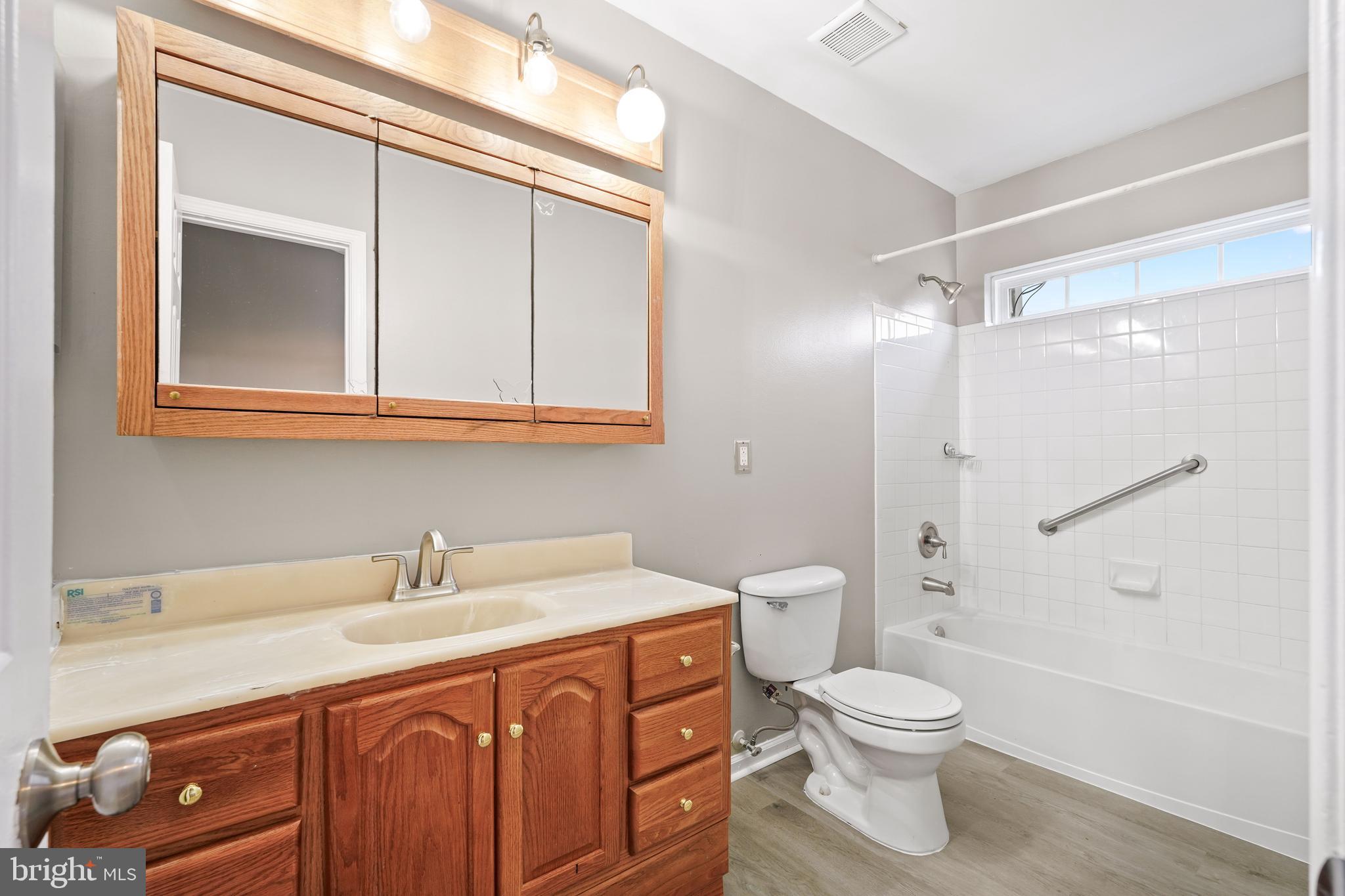 RIVER OAKS - Residential