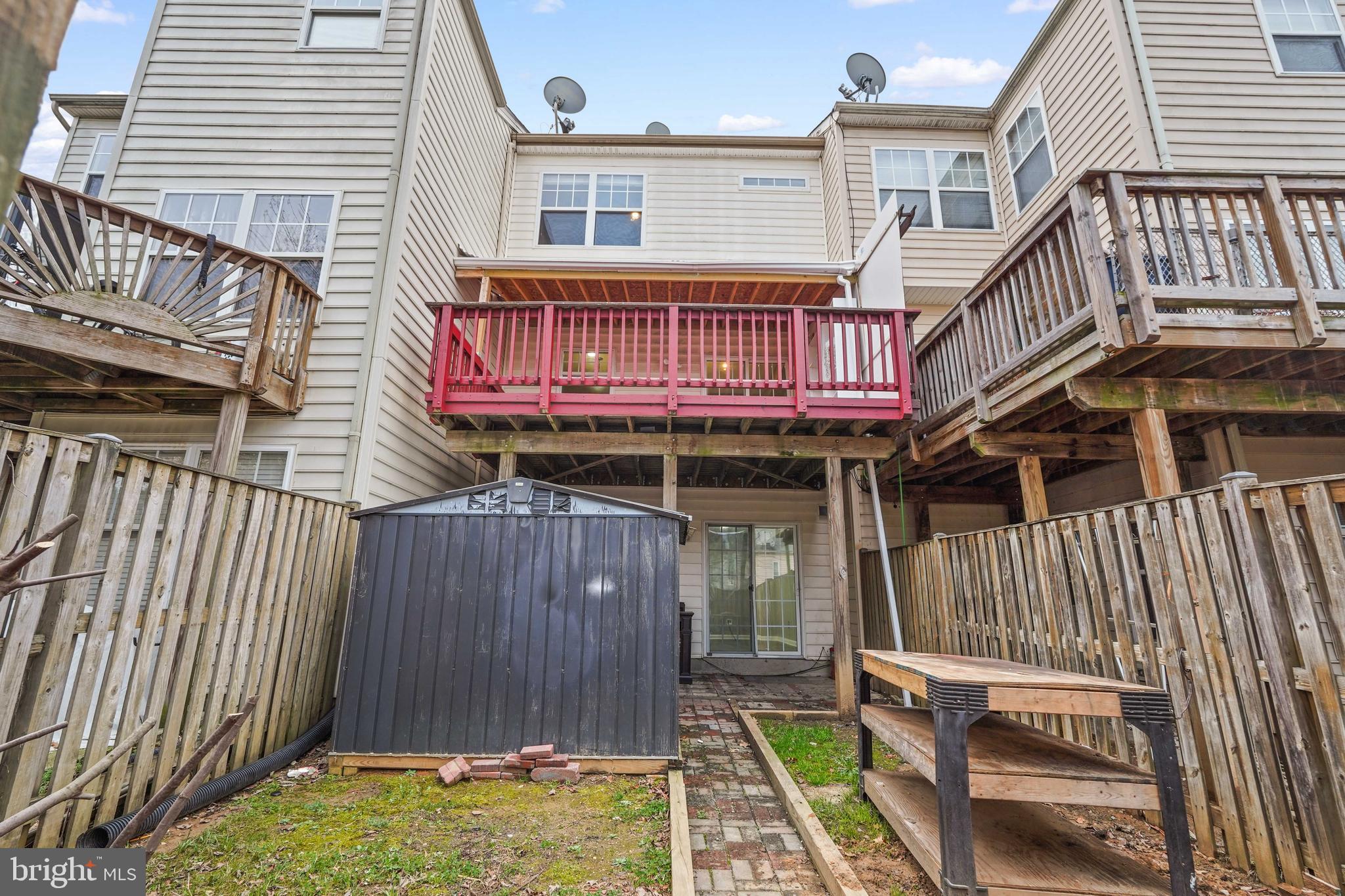 RIVER OAKS - Residential