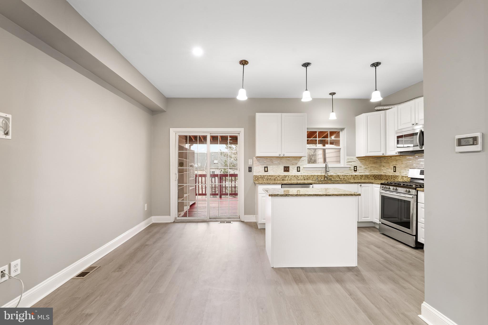 RIVER OAKS - Residential