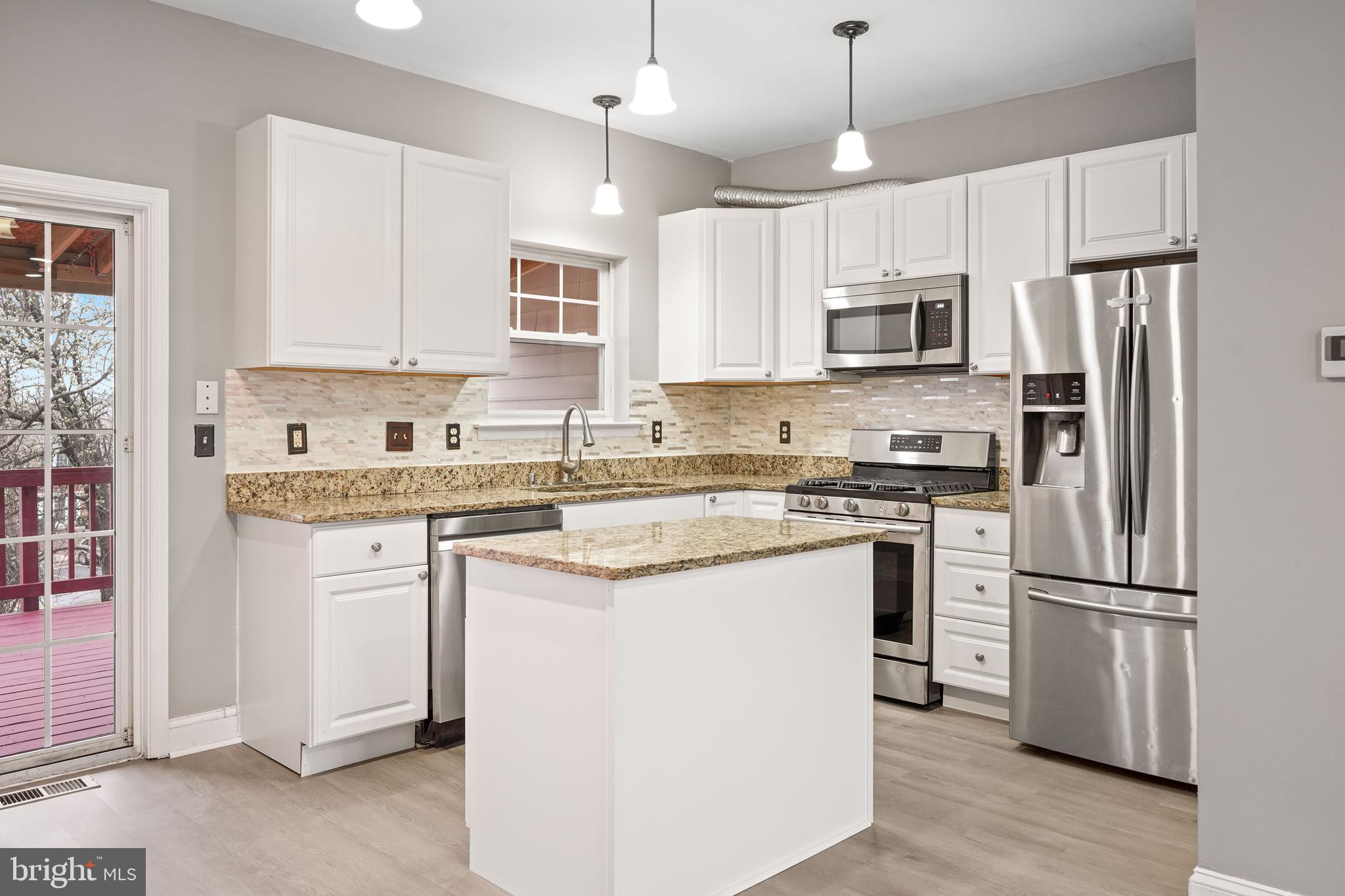 RIVER OAKS - Residential