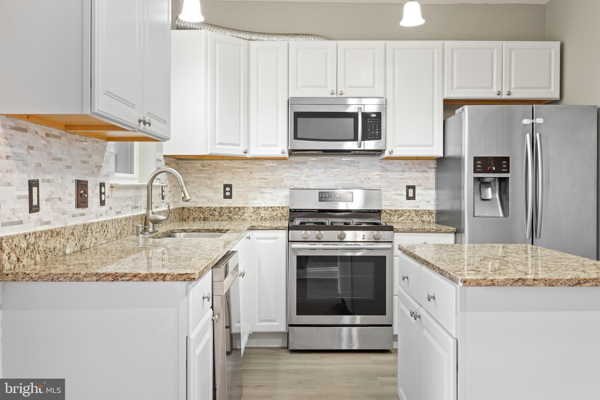 RIVER OAKS - Residential