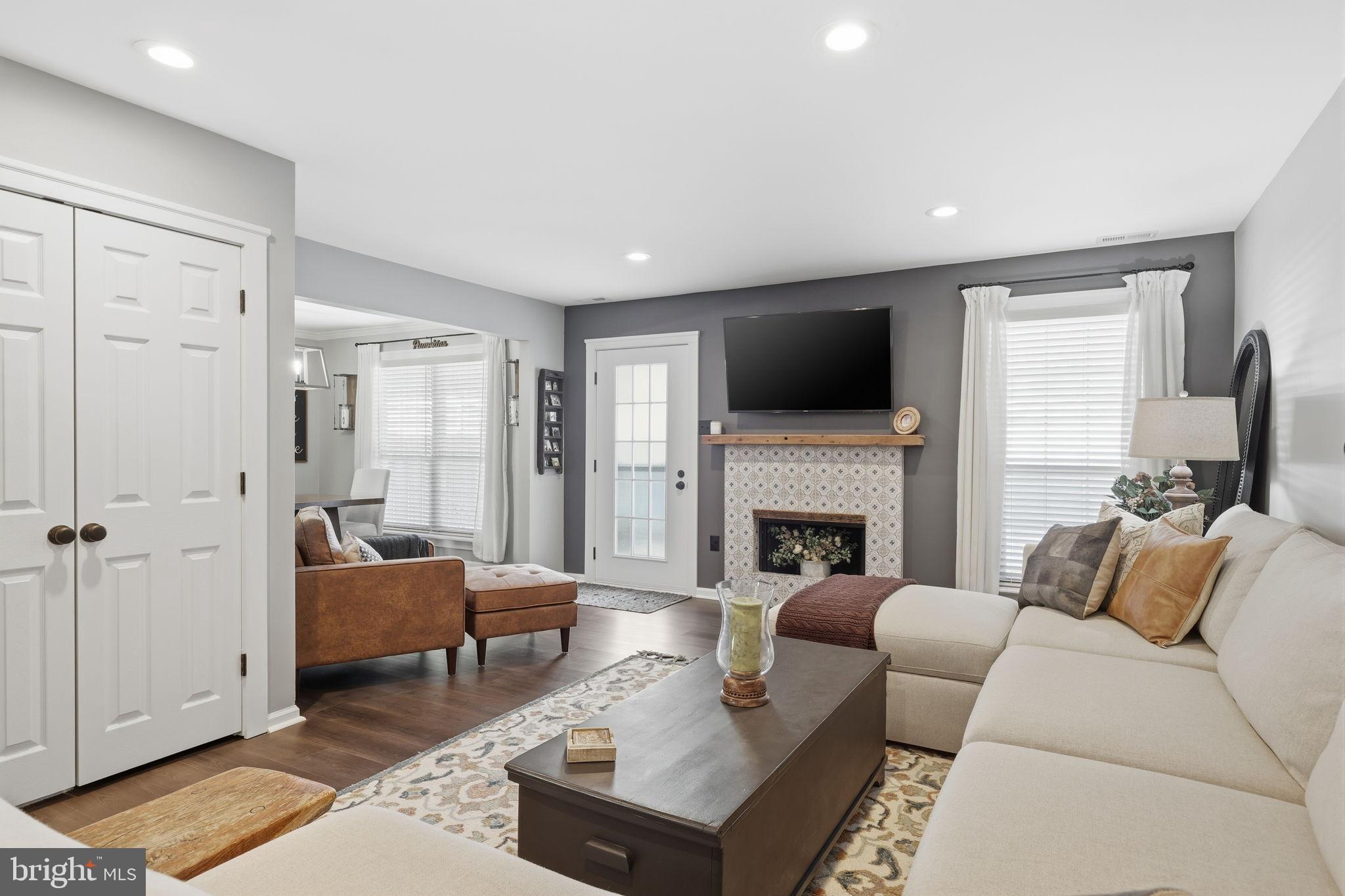 1707 FREDENDALL CIRCLE