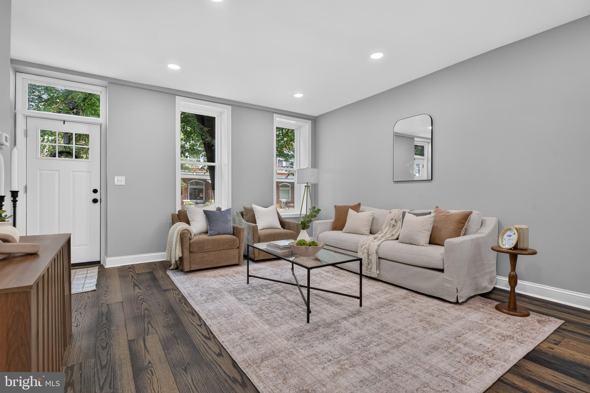 Properties 442 N QUEEN STREET