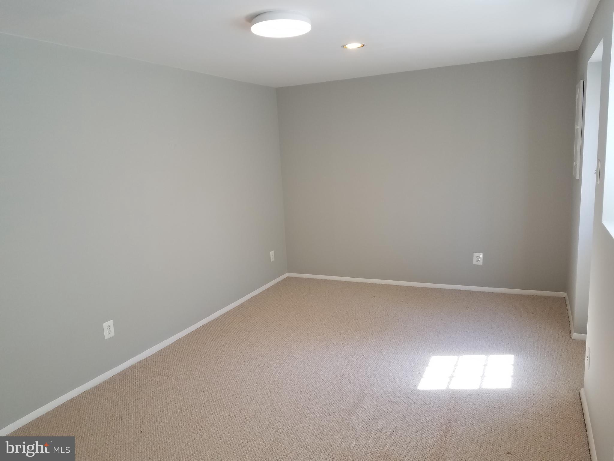 D EVEREUX WEST - Residential