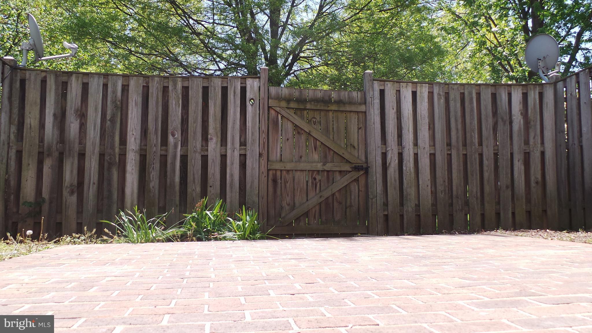 D EVEREUX WEST - Residential