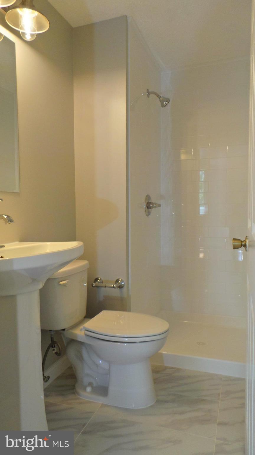 D EVEREUX WEST - Residential