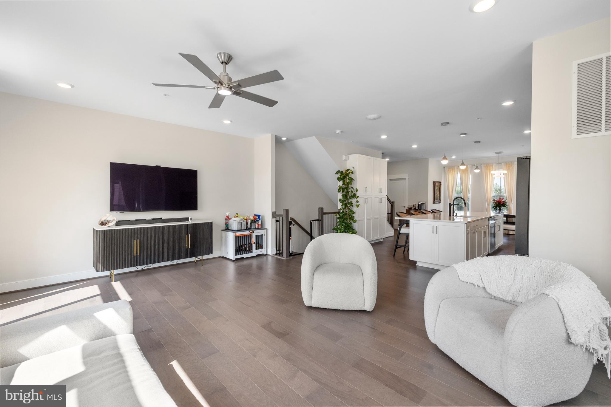 23158 HORSESHOE TRAIL SQUARE