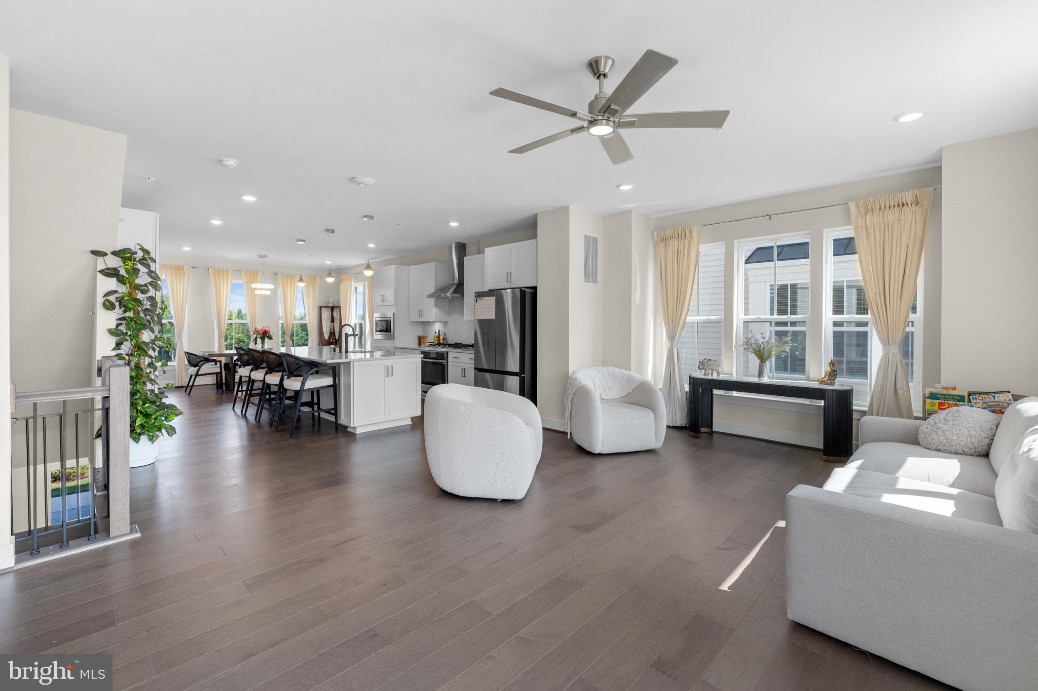 23158 HORSESHOE TRAIL SQUARE
