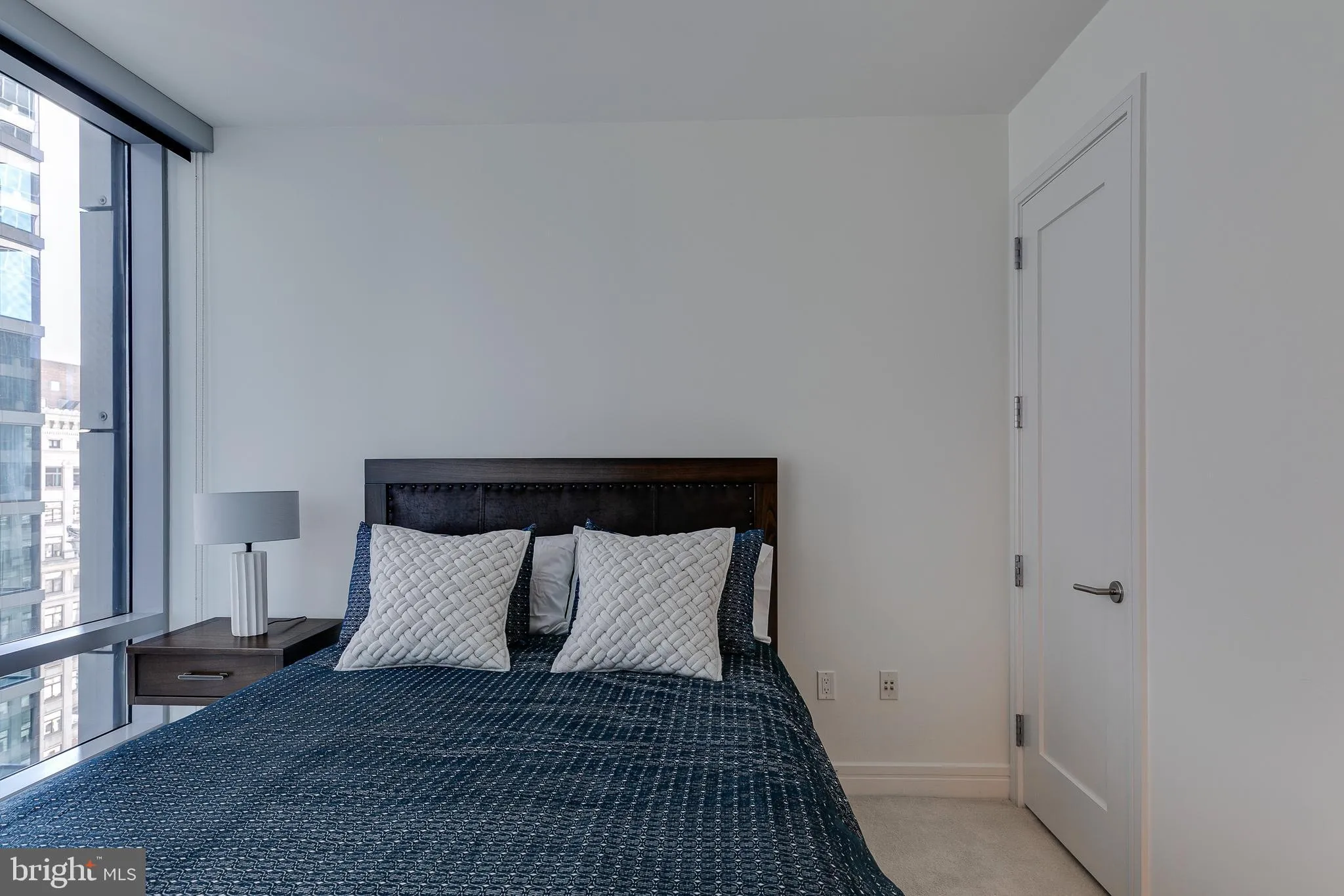 Philadelphia, Pennsylvania 19102, United States, 2 Bedrooms Bedrooms, ,2 BathroomsBathrooms,Residential,Active,78259