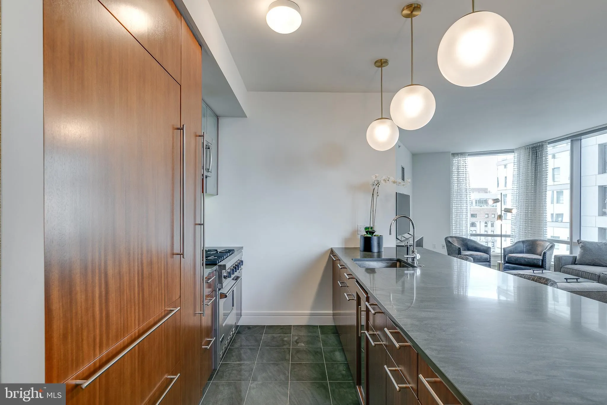 Philadelphia, Pennsylvania 19102, United States, 2 Bedrooms Bedrooms, ,2 BathroomsBathrooms,Residential,Active,78259