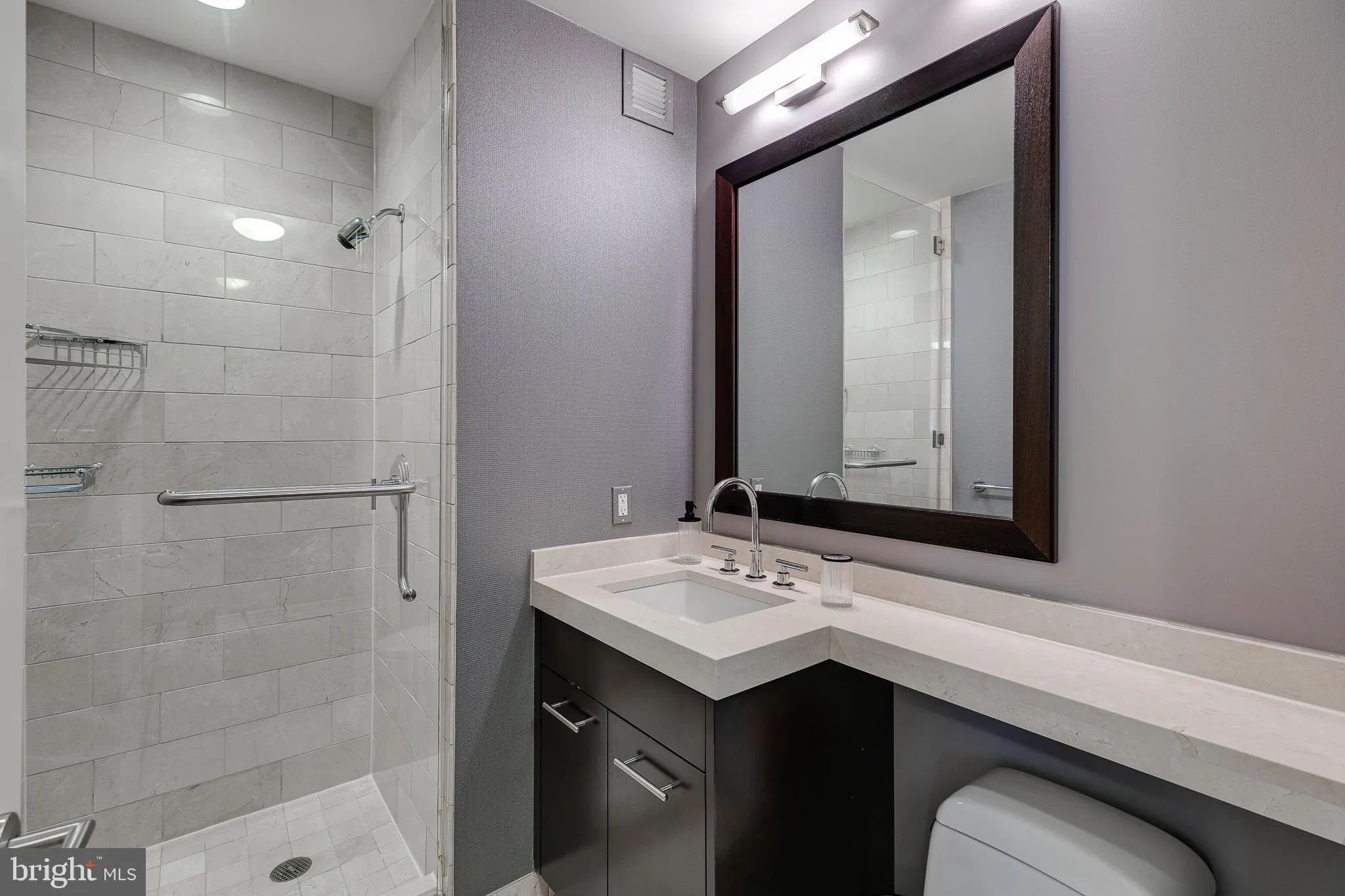 Philadelphia, Pennsylvania 19102, United States, 2 Bedrooms Bedrooms, ,2 BathroomsBathrooms,Residential,Active,78259