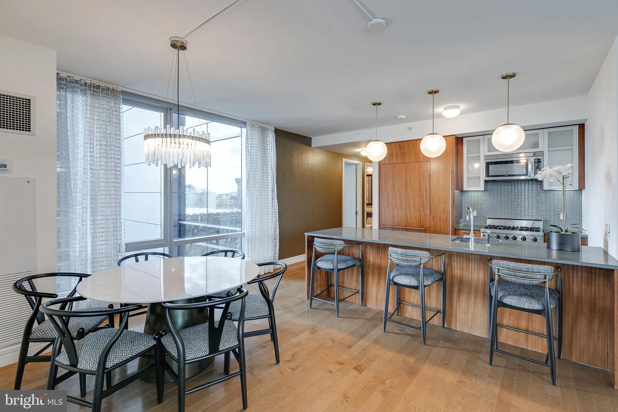 Philadelphia, Pennsylvania 19102, United States, 2 Bedrooms Bedrooms, ,2 BathroomsBathrooms,Residential,Active,78259