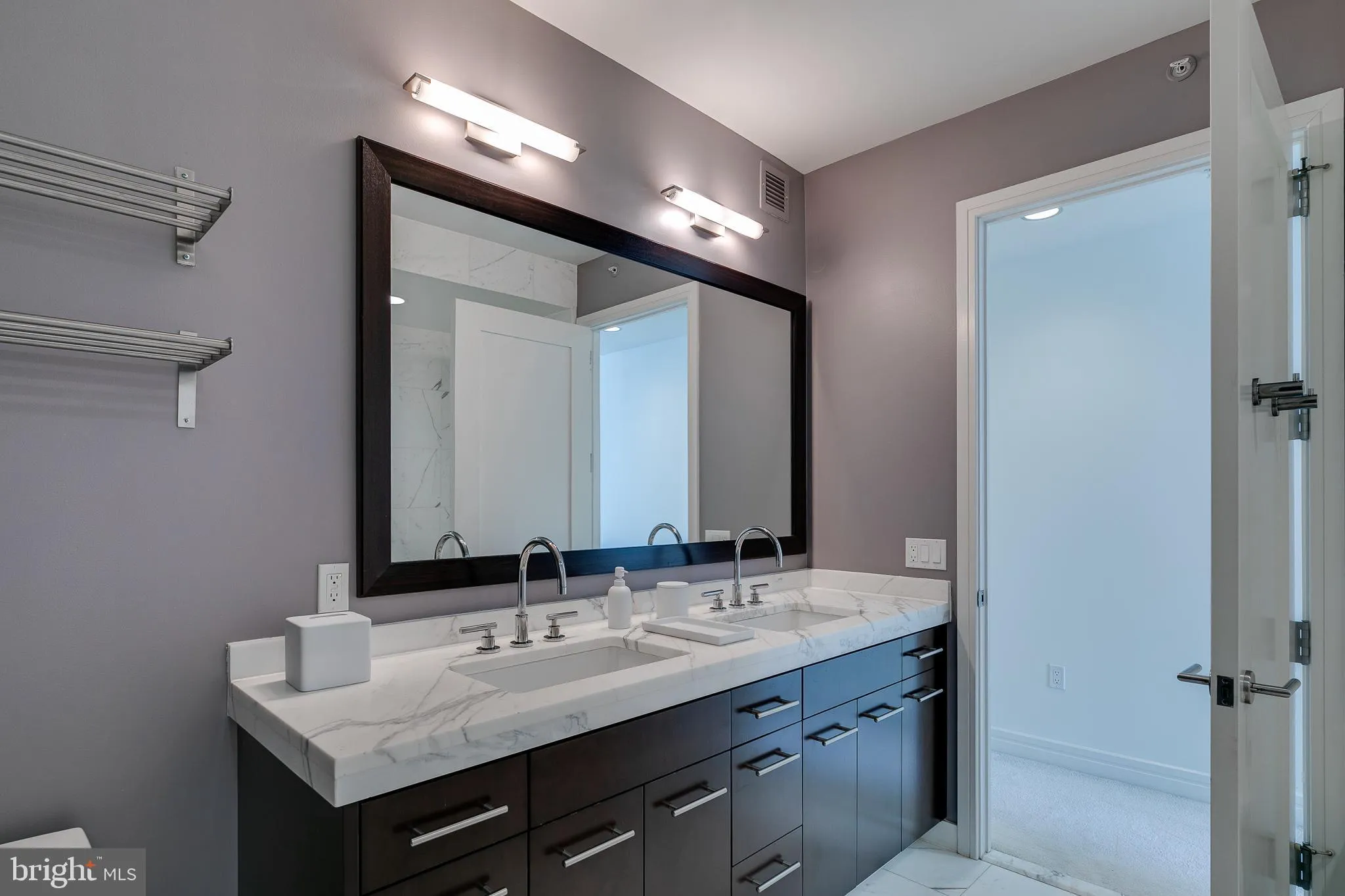 Philadelphia, Pennsylvania 19102, United States, 2 Bedrooms Bedrooms, ,2 BathroomsBathrooms,Residential,Active,78259