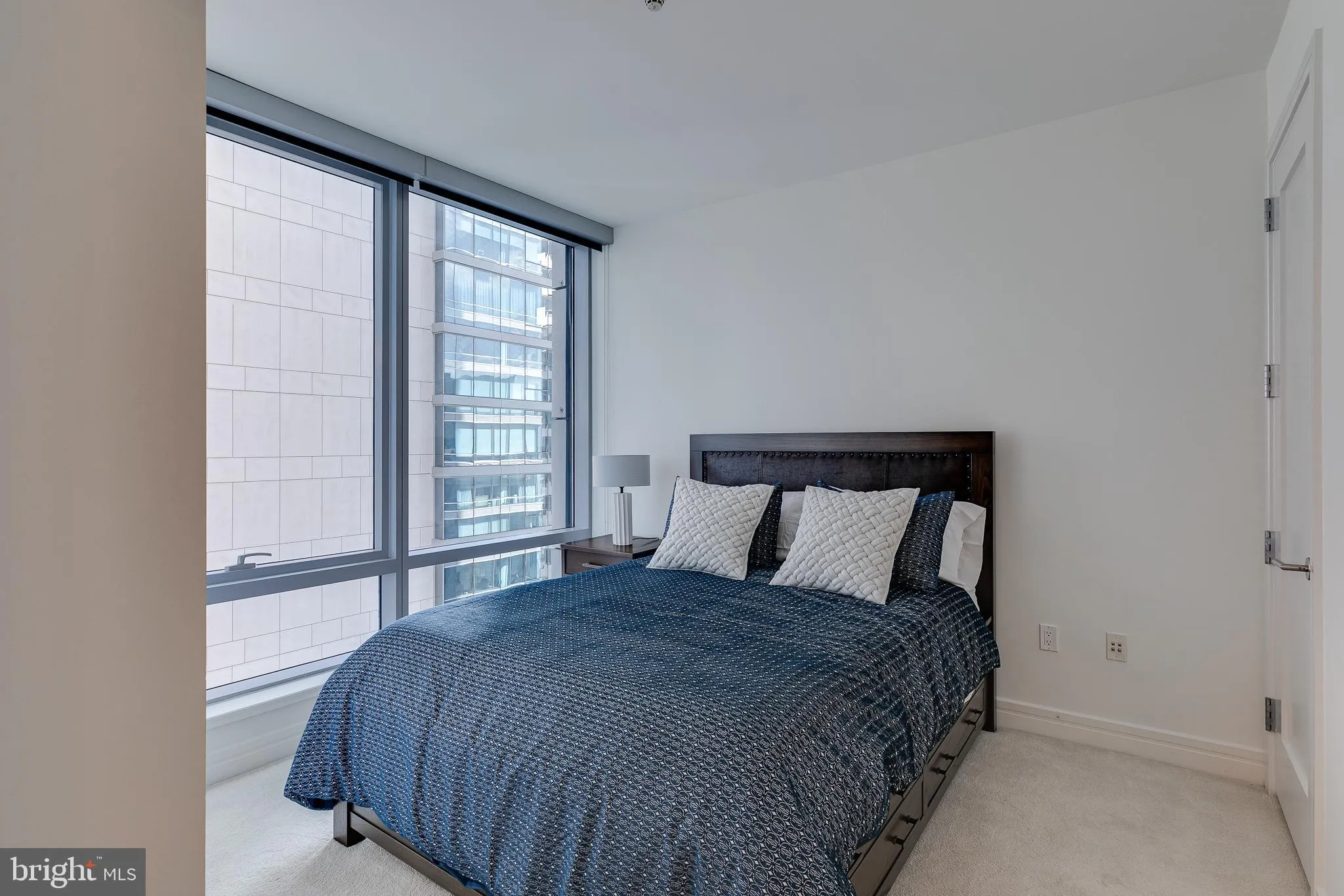 Philadelphia, Pennsylvania 19102, United States, 2 Bedrooms Bedrooms, ,2 BathroomsBathrooms,Residential,Active,78259