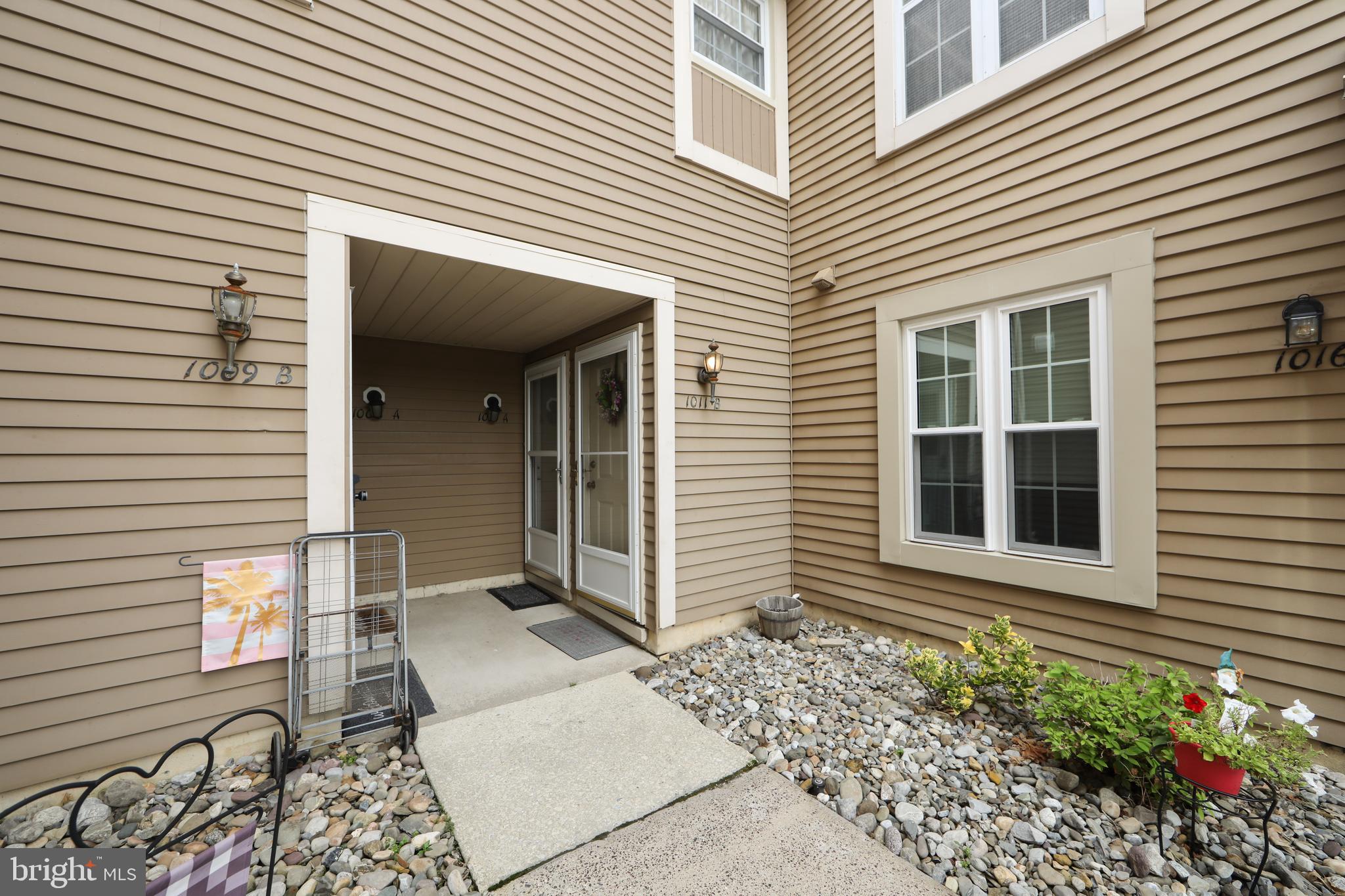 1011 SCOTSWOOD COURT B