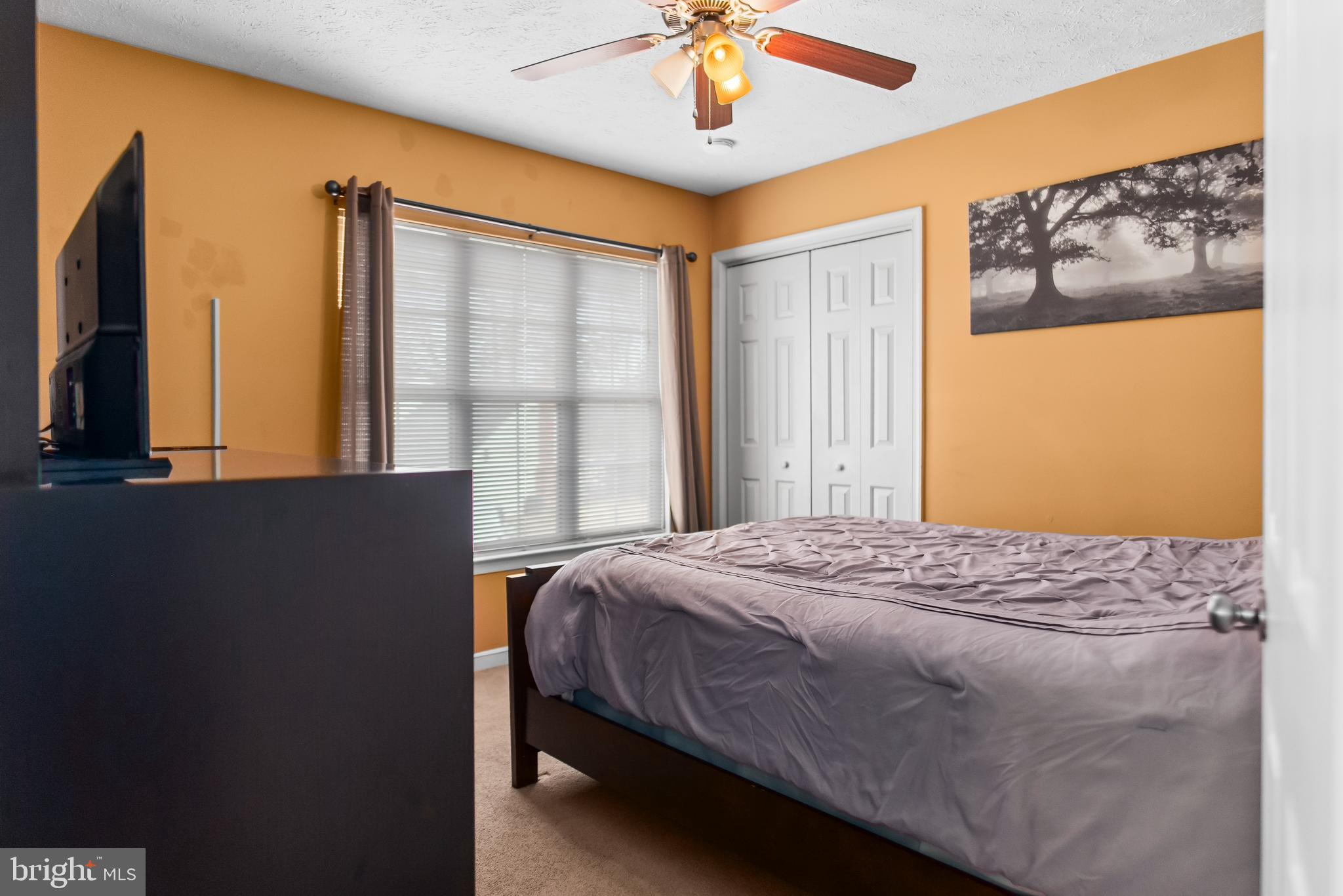 ST CHARLES HAMPSHIRE - Residential