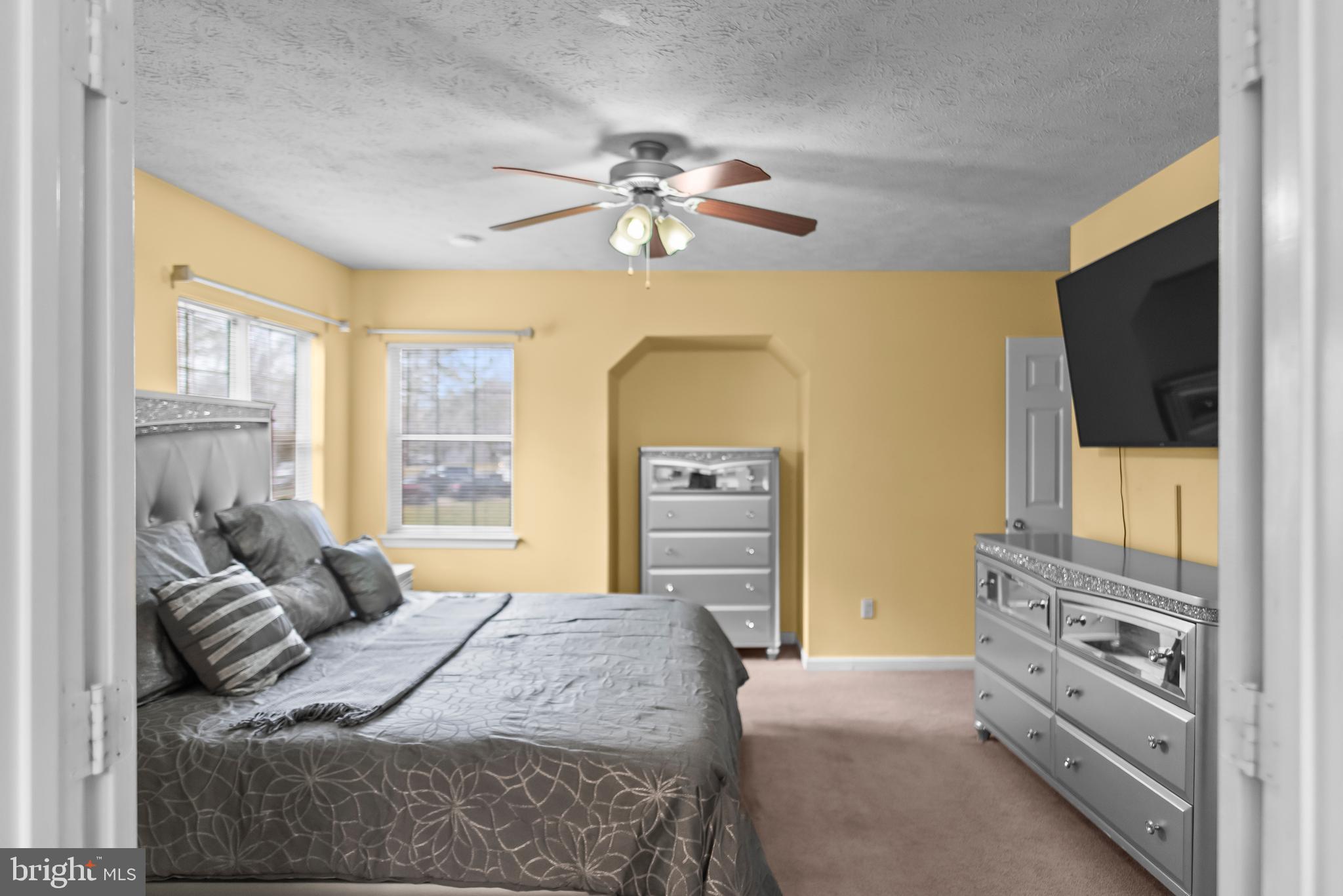 ST CHARLES HAMPSHIRE - Residential