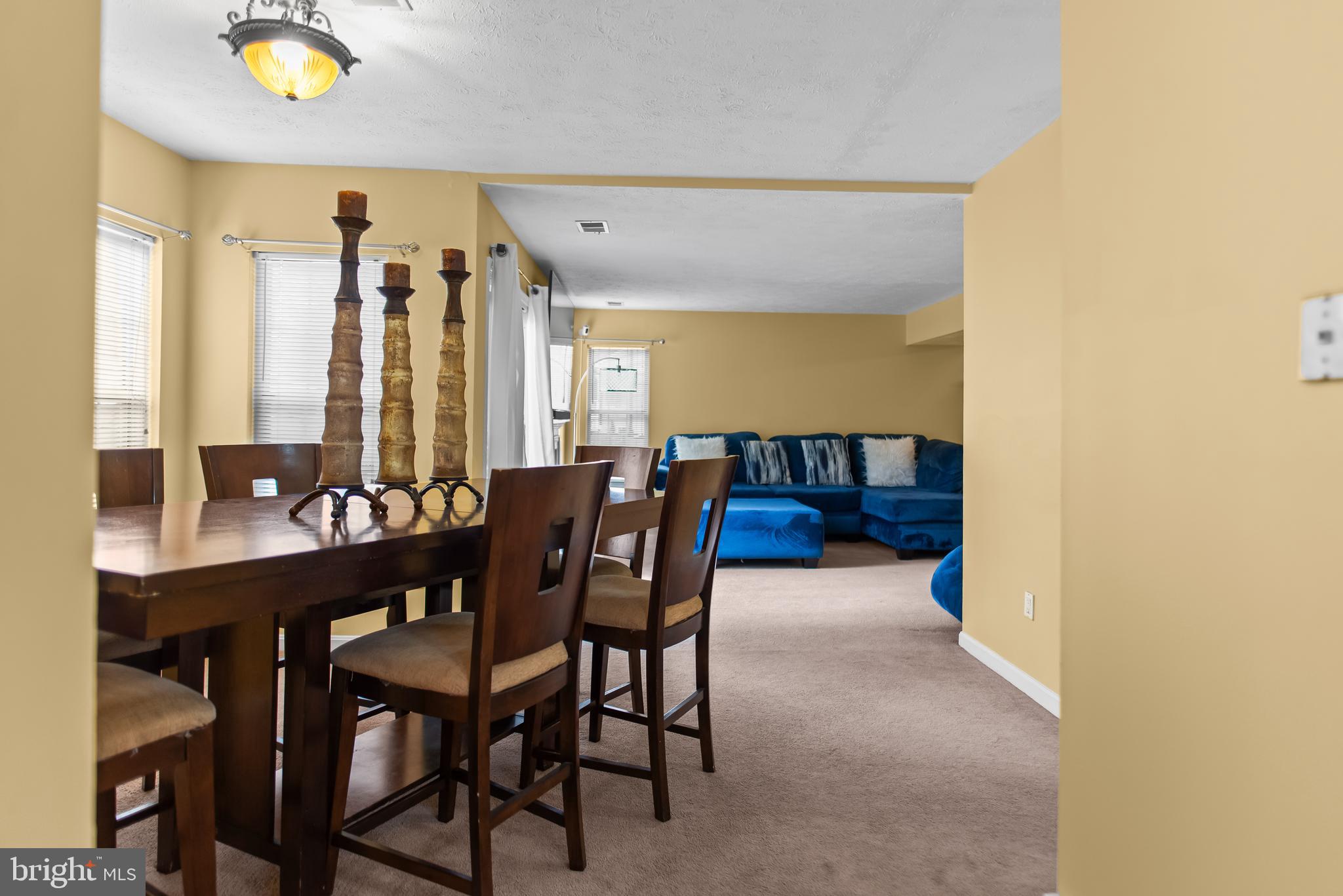 ST CHARLES HAMPSHIRE - Residential