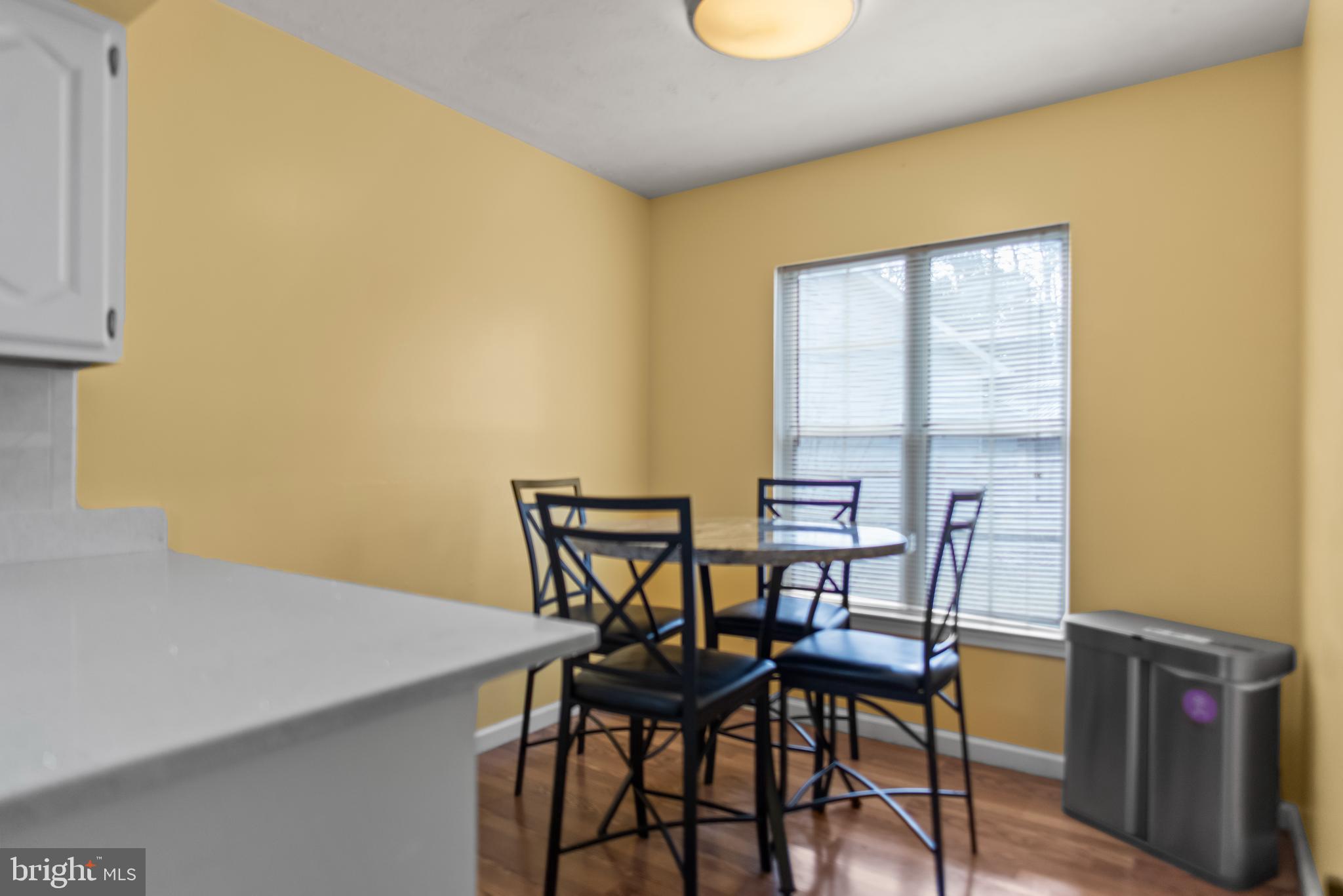 ST CHARLES HAMPSHIRE - Residential