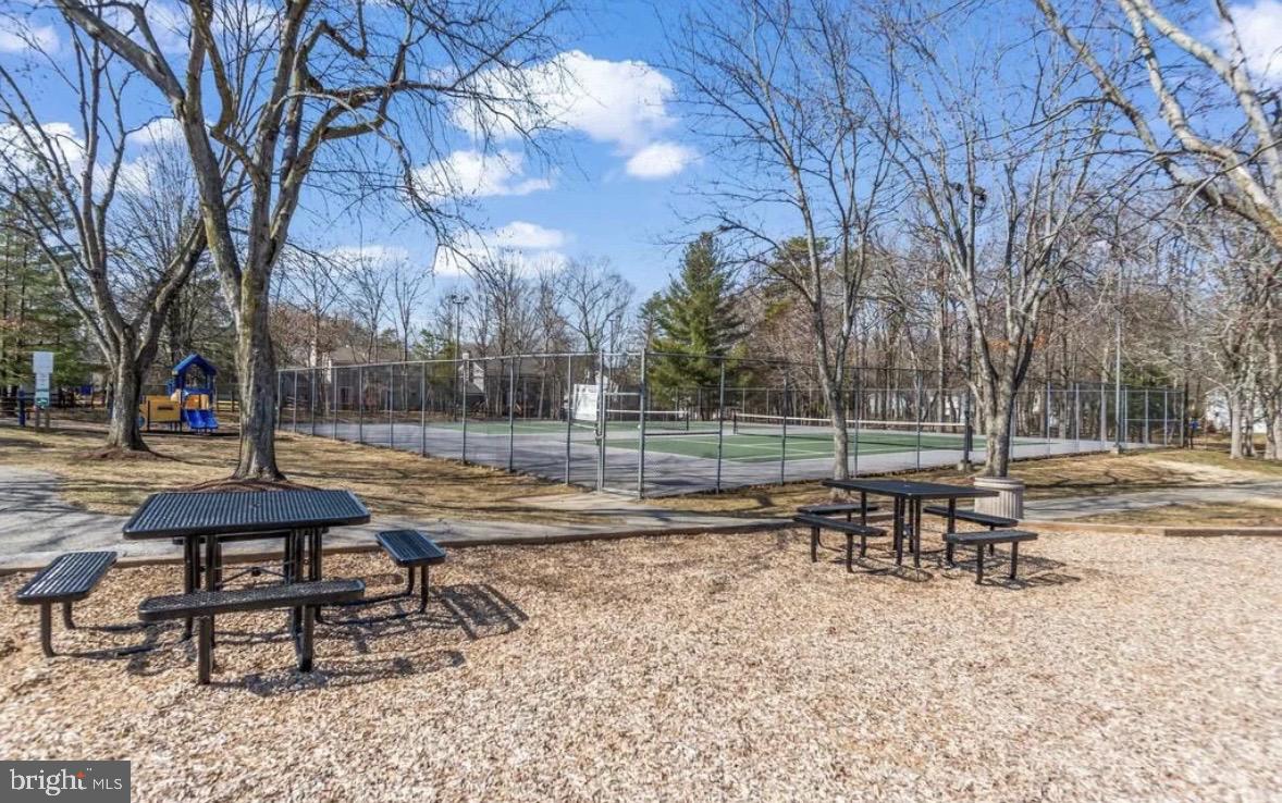 ST CHARLES HAMPSHIRE - Residential