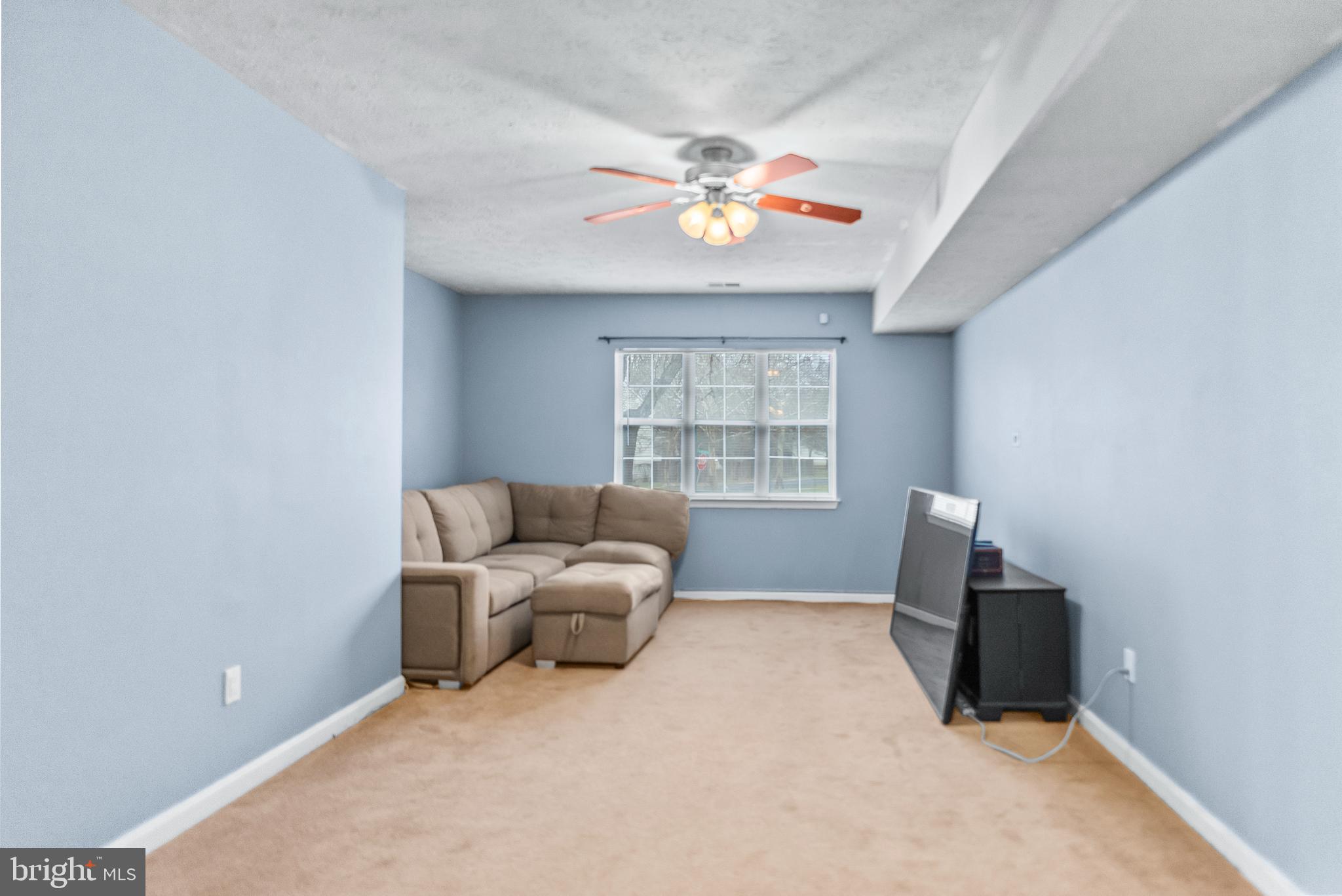 ST CHARLES HAMPSHIRE - Residential