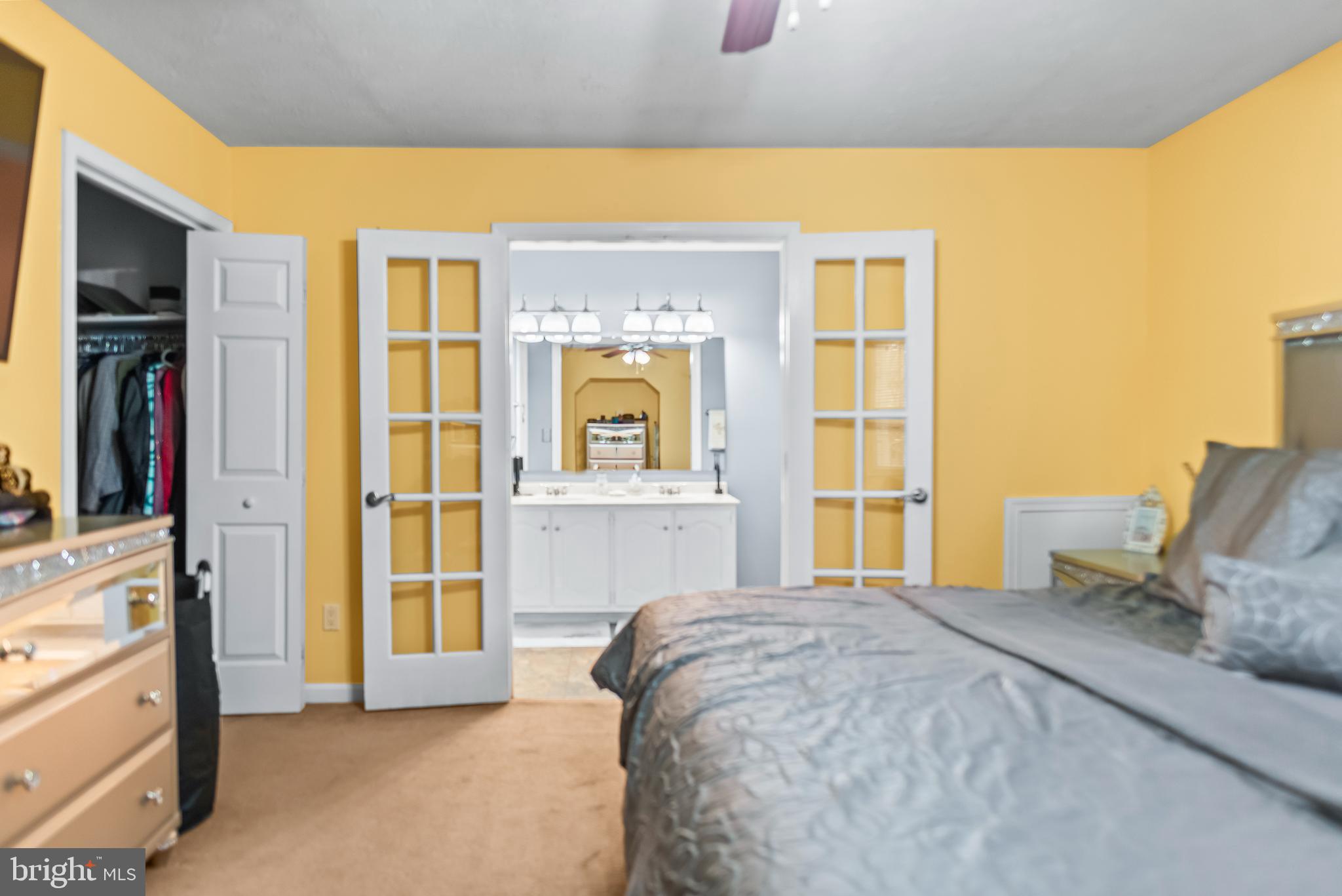 ST CHARLES HAMPSHIRE - Residential