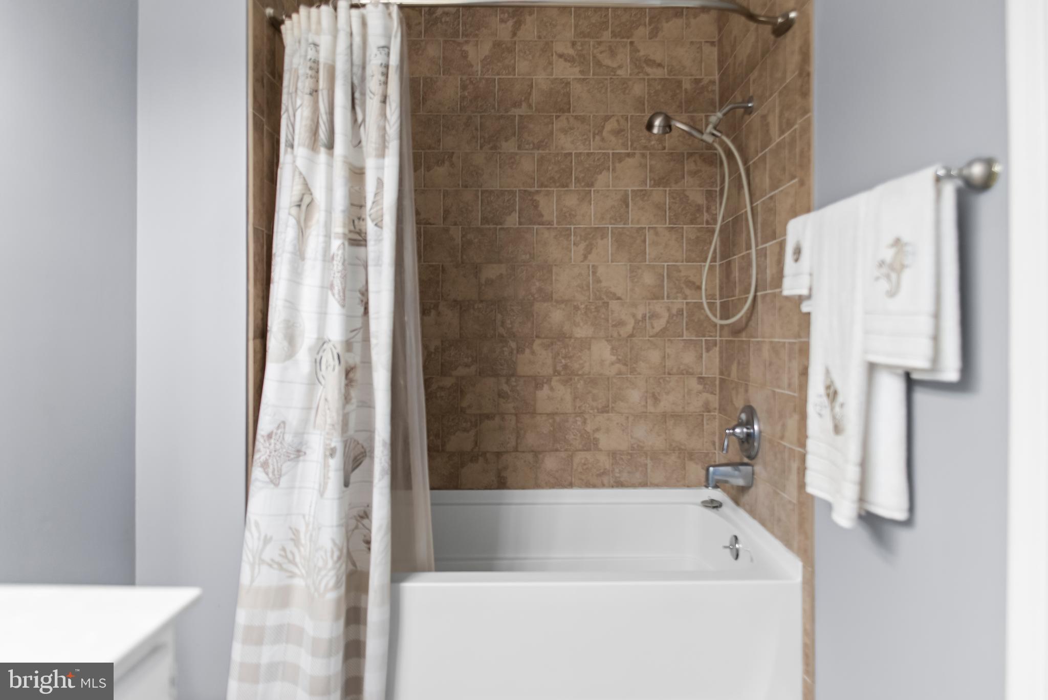 ST CHARLES HAMPSHIRE - Residential