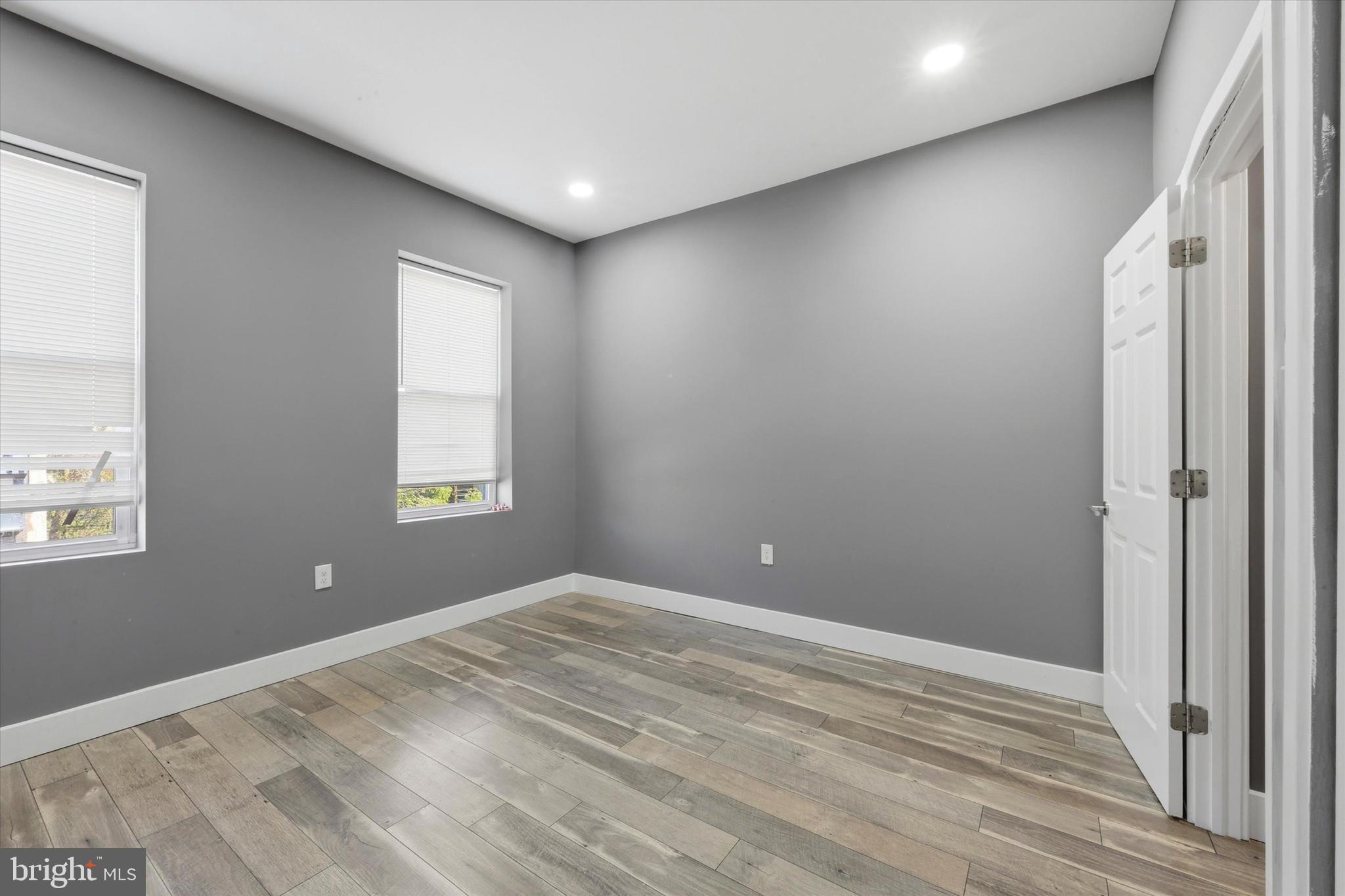 STRAWBERRY MANSION - Residential