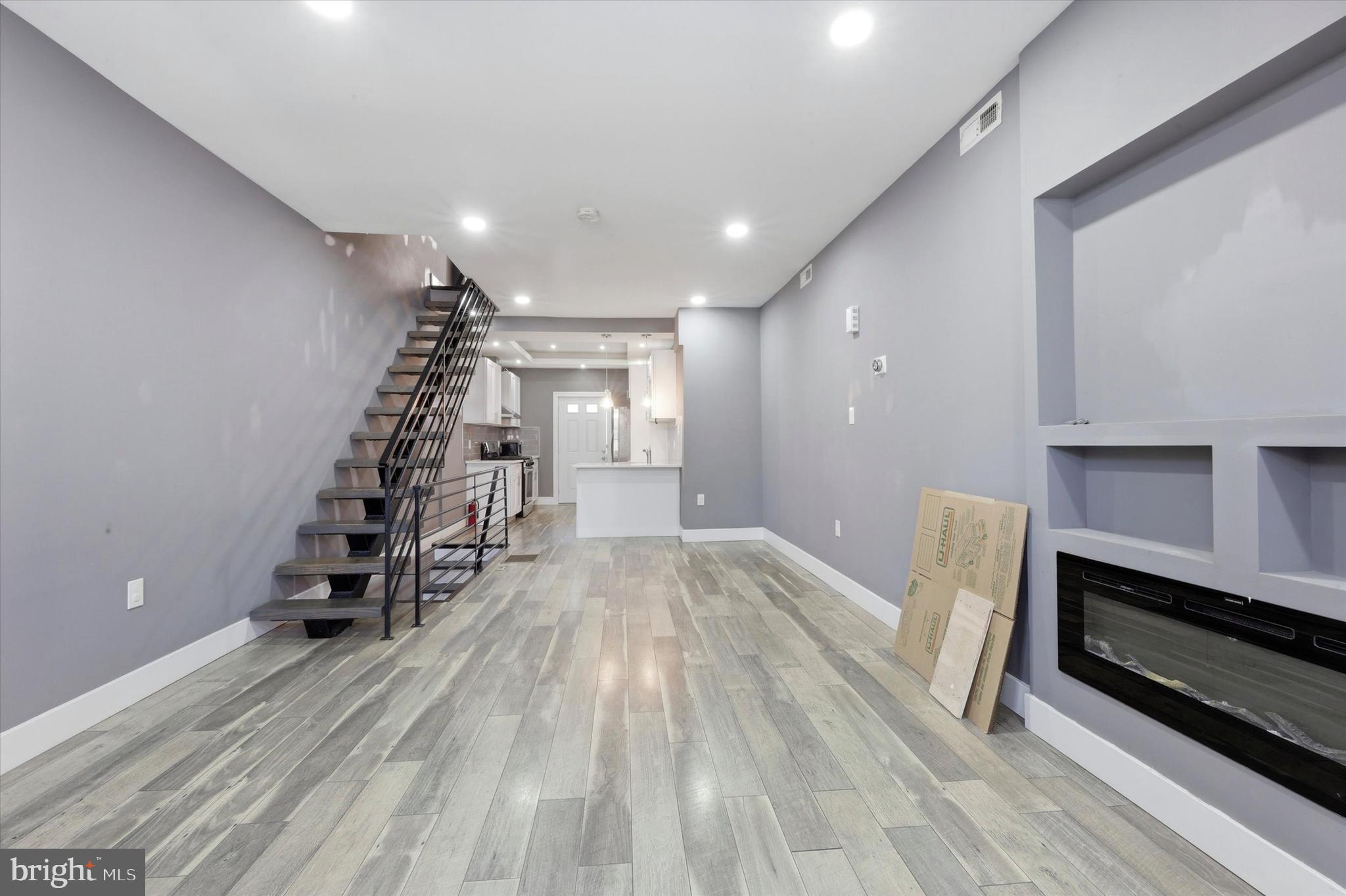 STRAWBERRY MANSION - Residential
