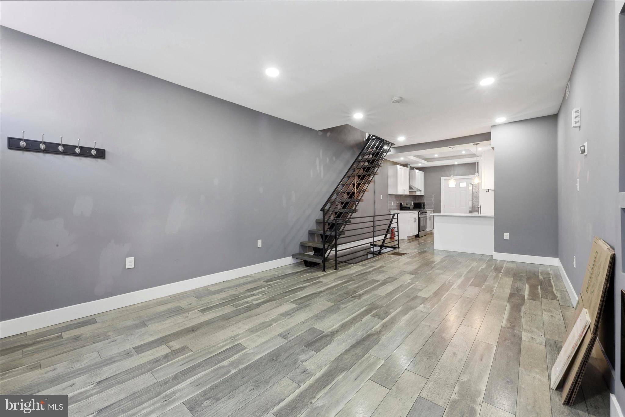 STRAWBERRY MANSION - Residential