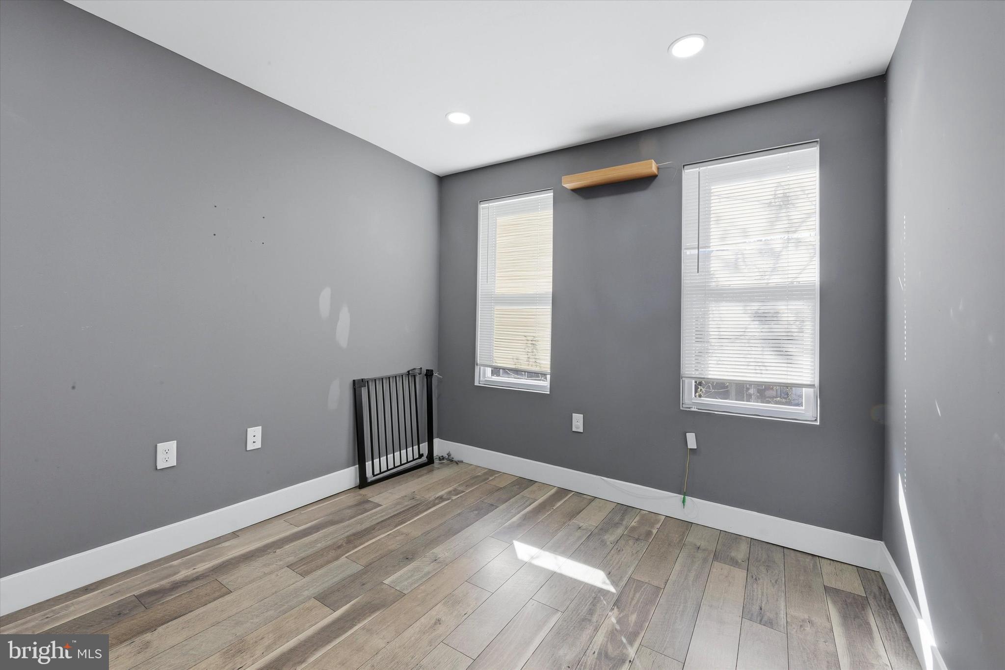 STRAWBERRY MANSION - Residential