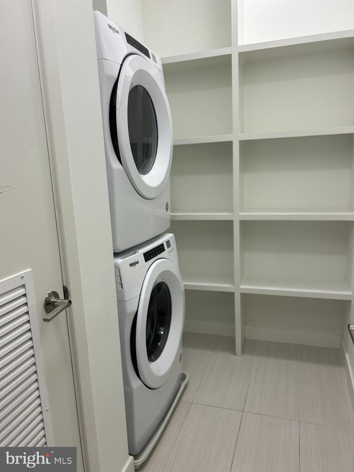 THE VERSE CONDO - Residential Lease