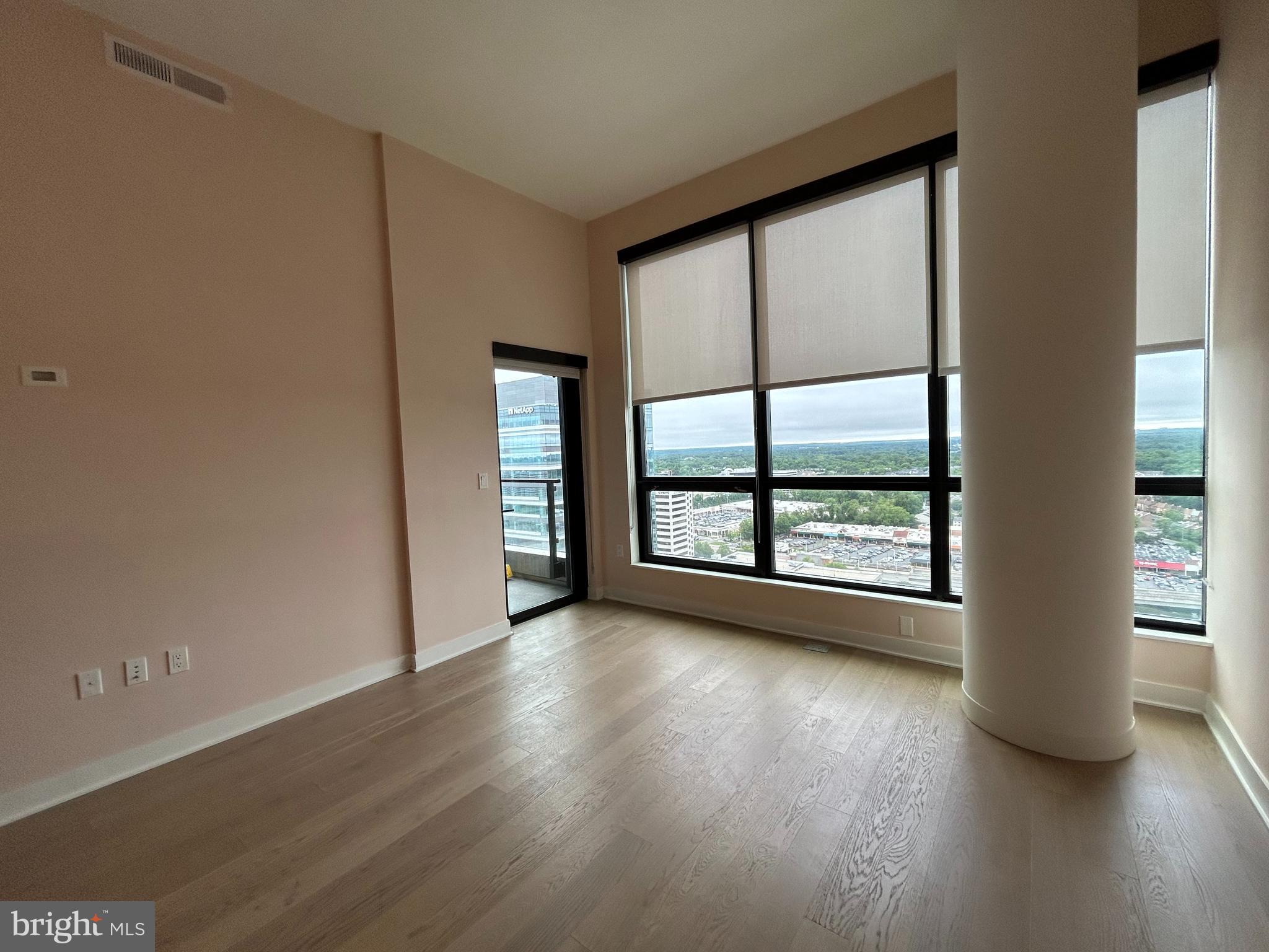 THE VERSE CONDO - Residential Lease