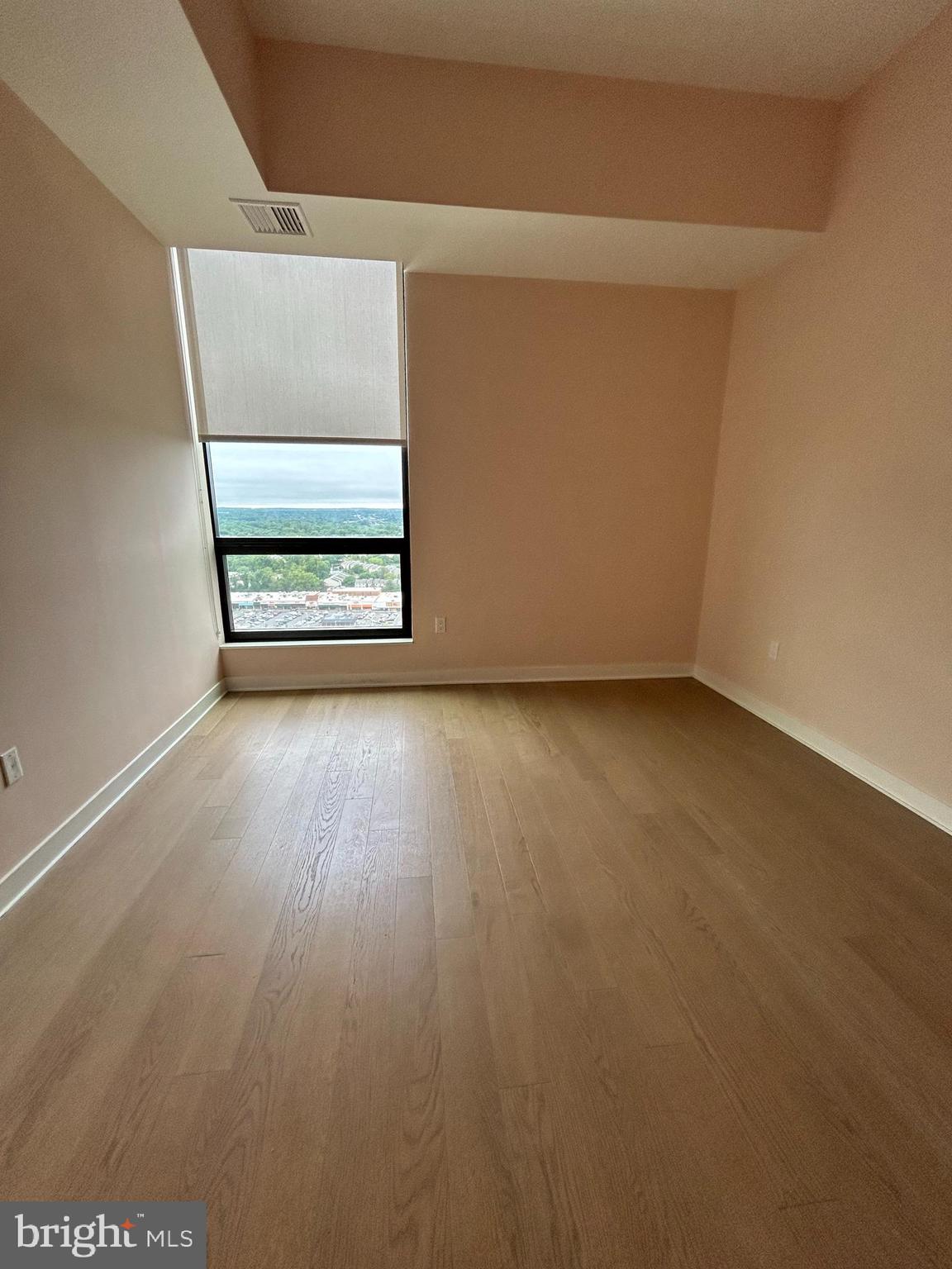 THE VERSE CONDO - Residential Lease