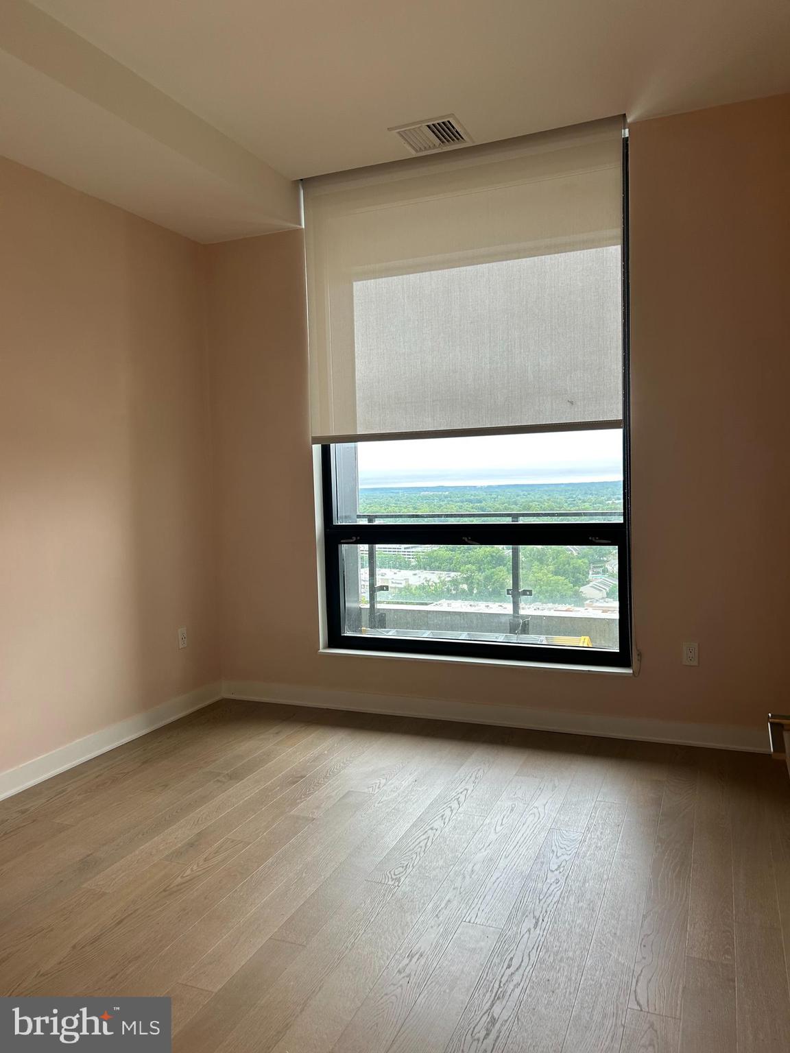 THE VERSE CONDO - Residential Lease