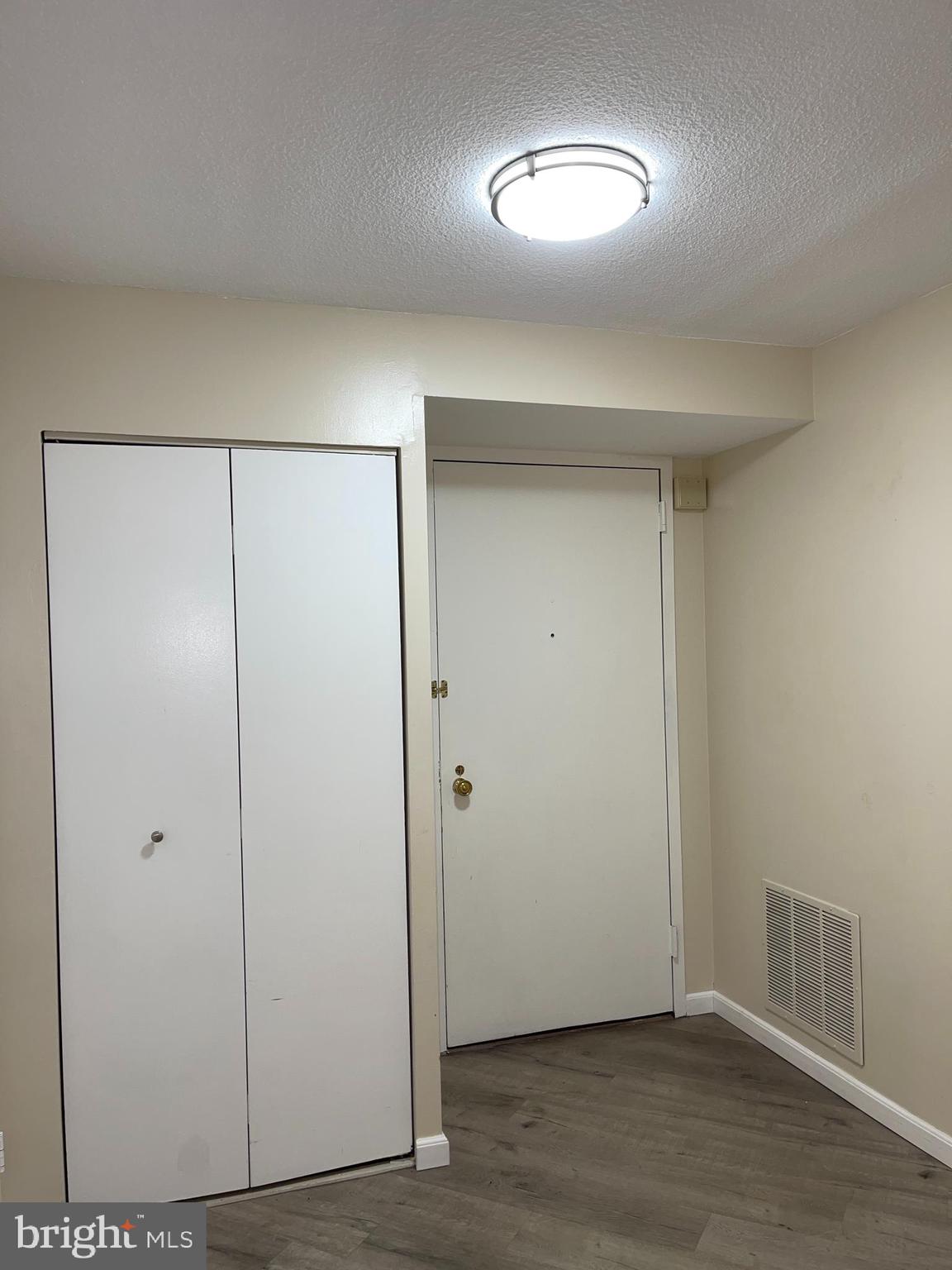 AVENUE OF THE ARTS - Residential Lease