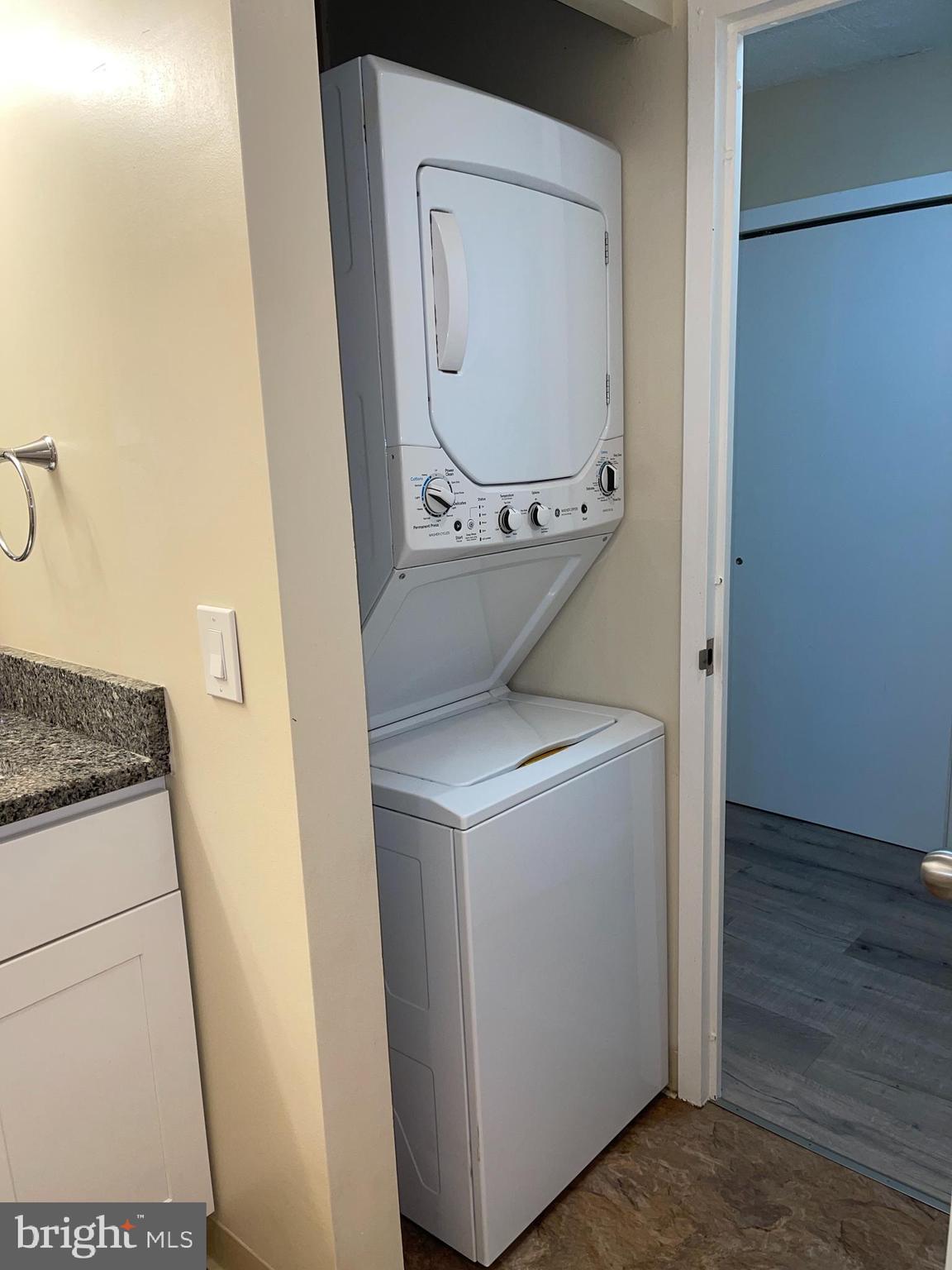 AVENUE OF THE ARTS - Residential Lease