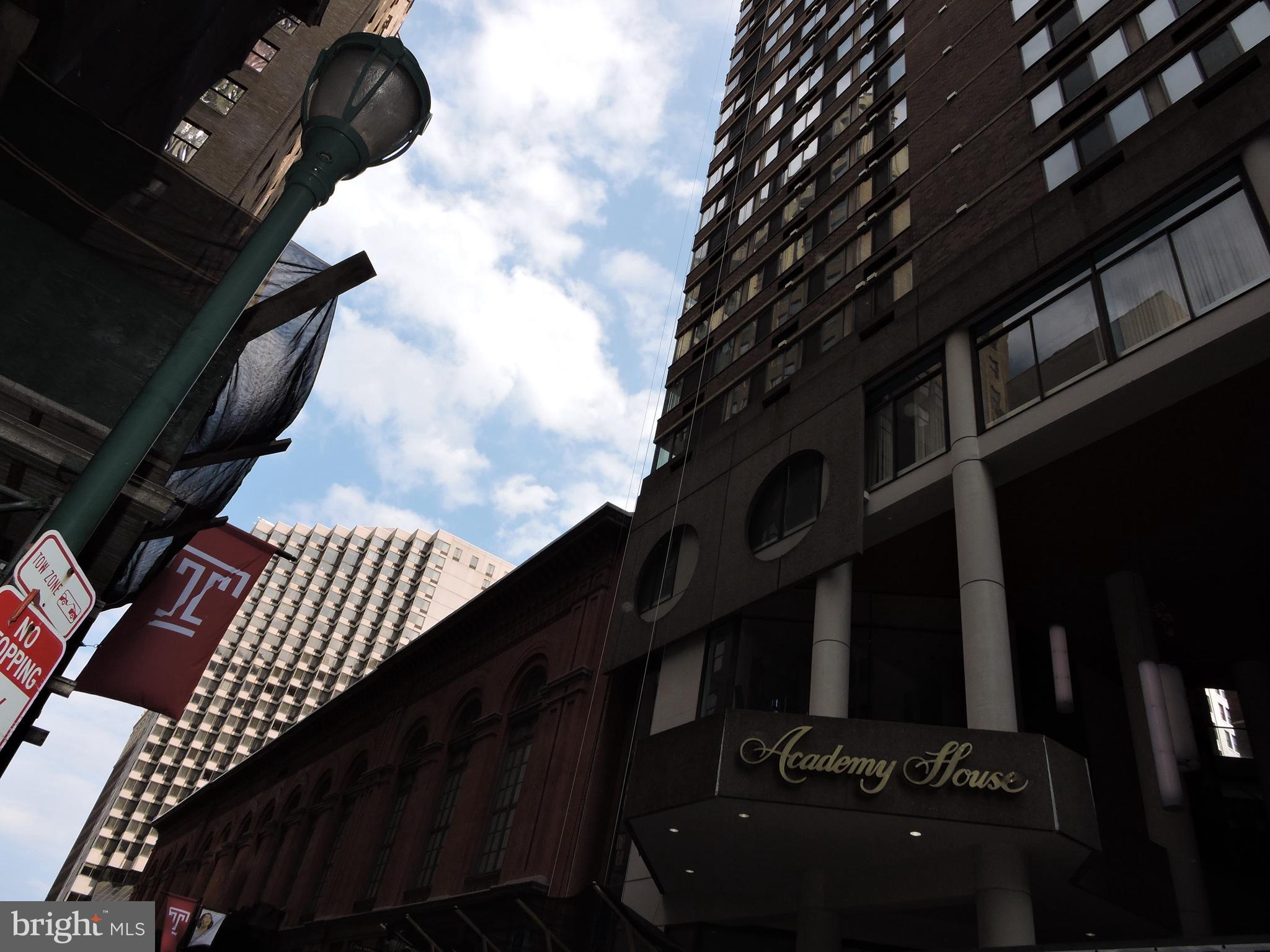 AVENUE OF THE ARTS - Residential Lease