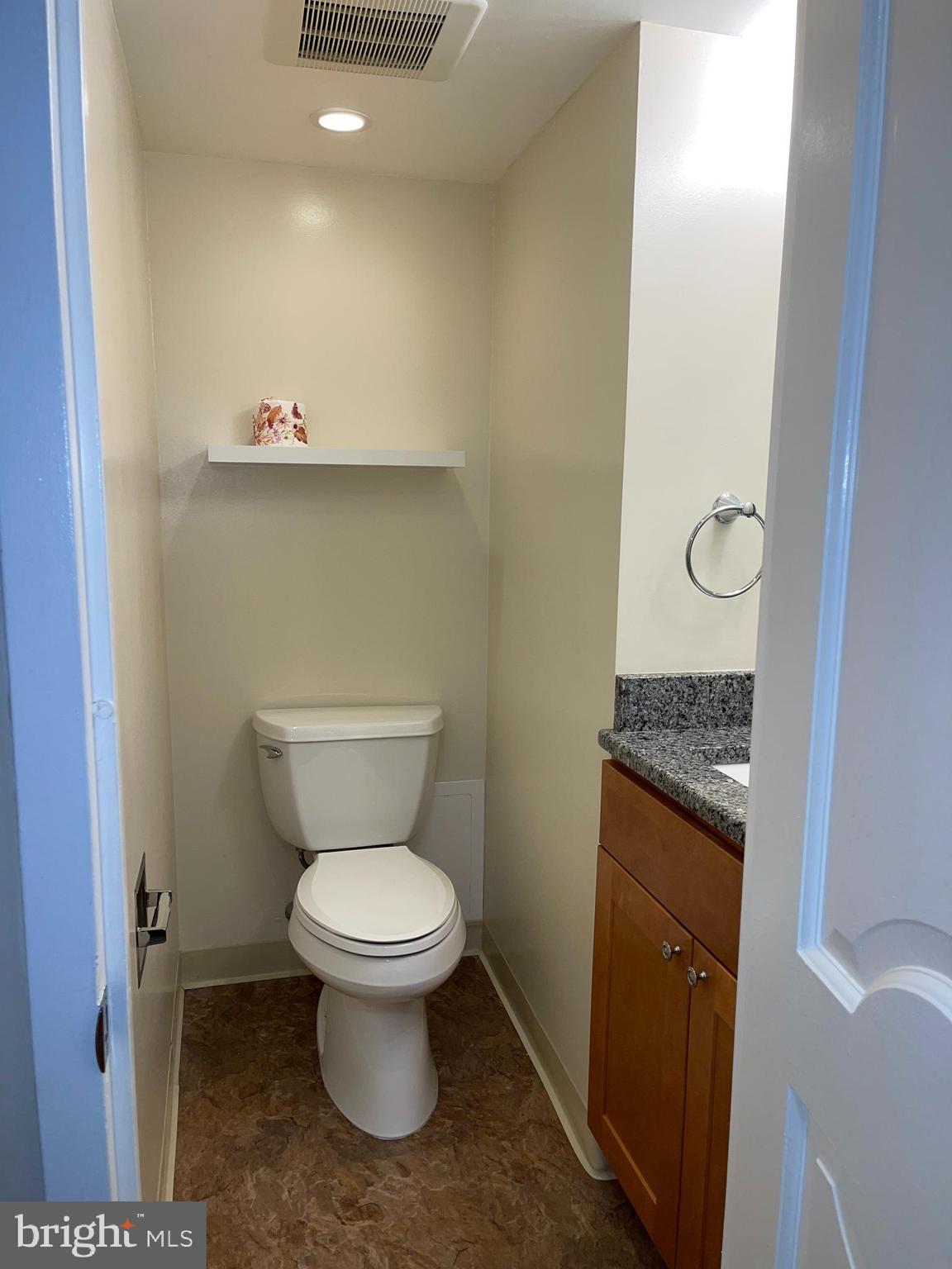 AVENUE OF THE ARTS - Residential Lease