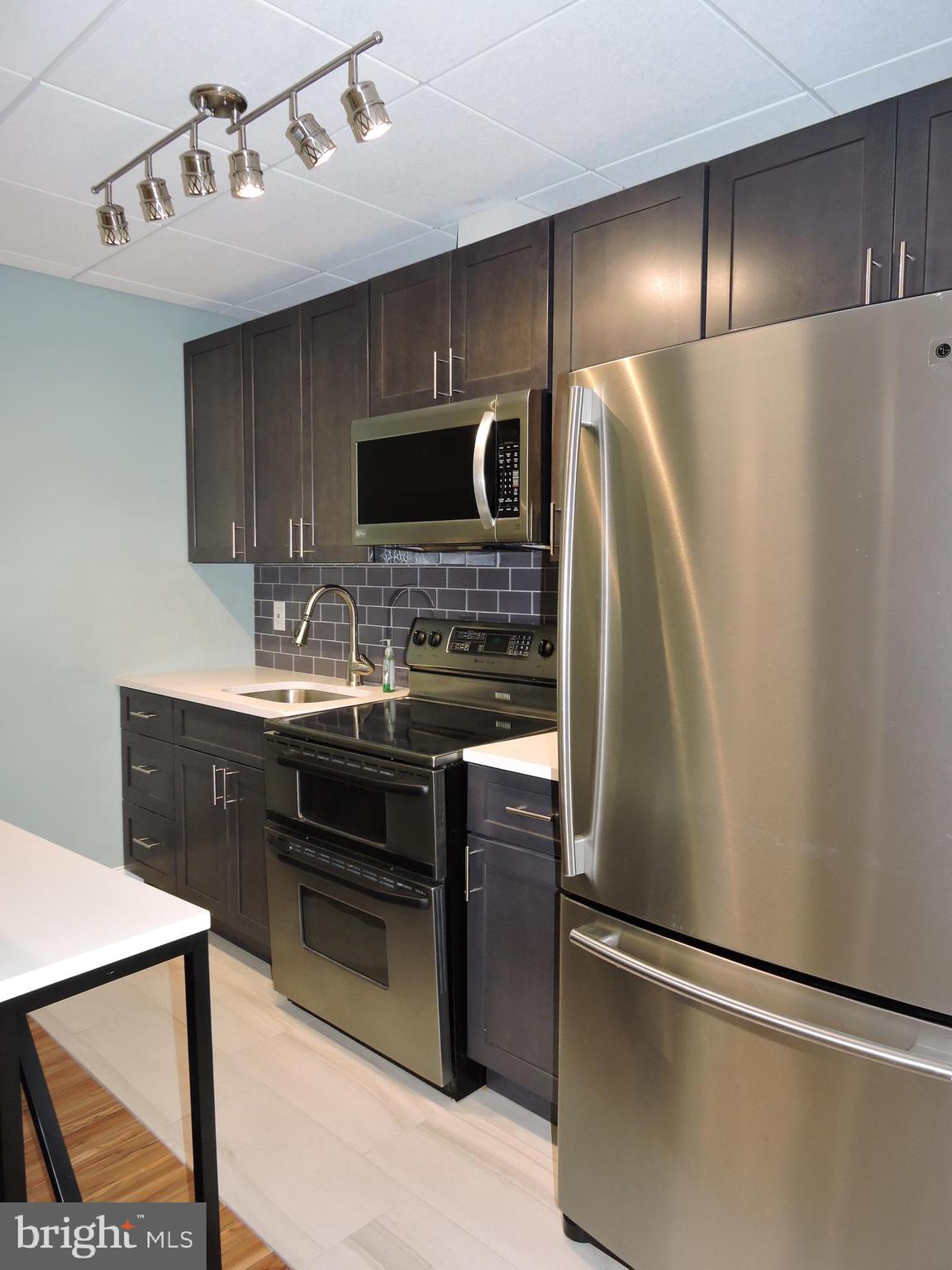 AVENUE OF THE ARTS - Residential Lease