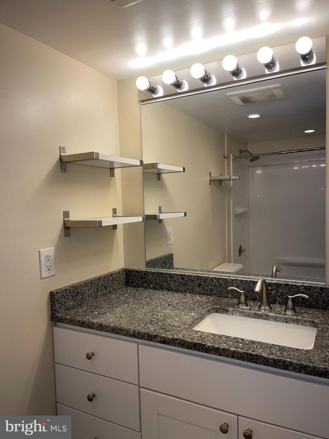 AVENUE OF THE ARTS - Residential Lease