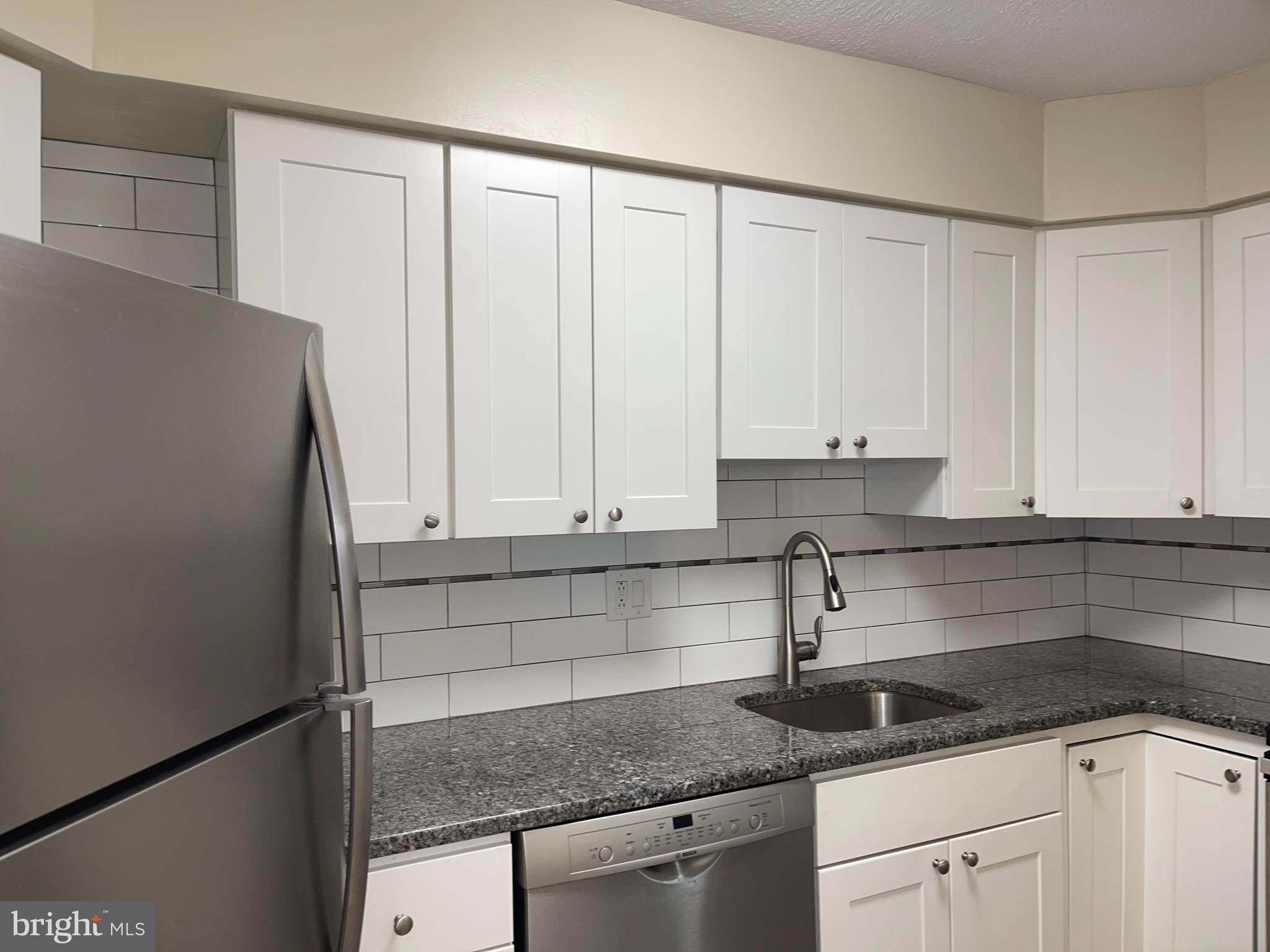 AVENUE OF THE ARTS - Residential Lease