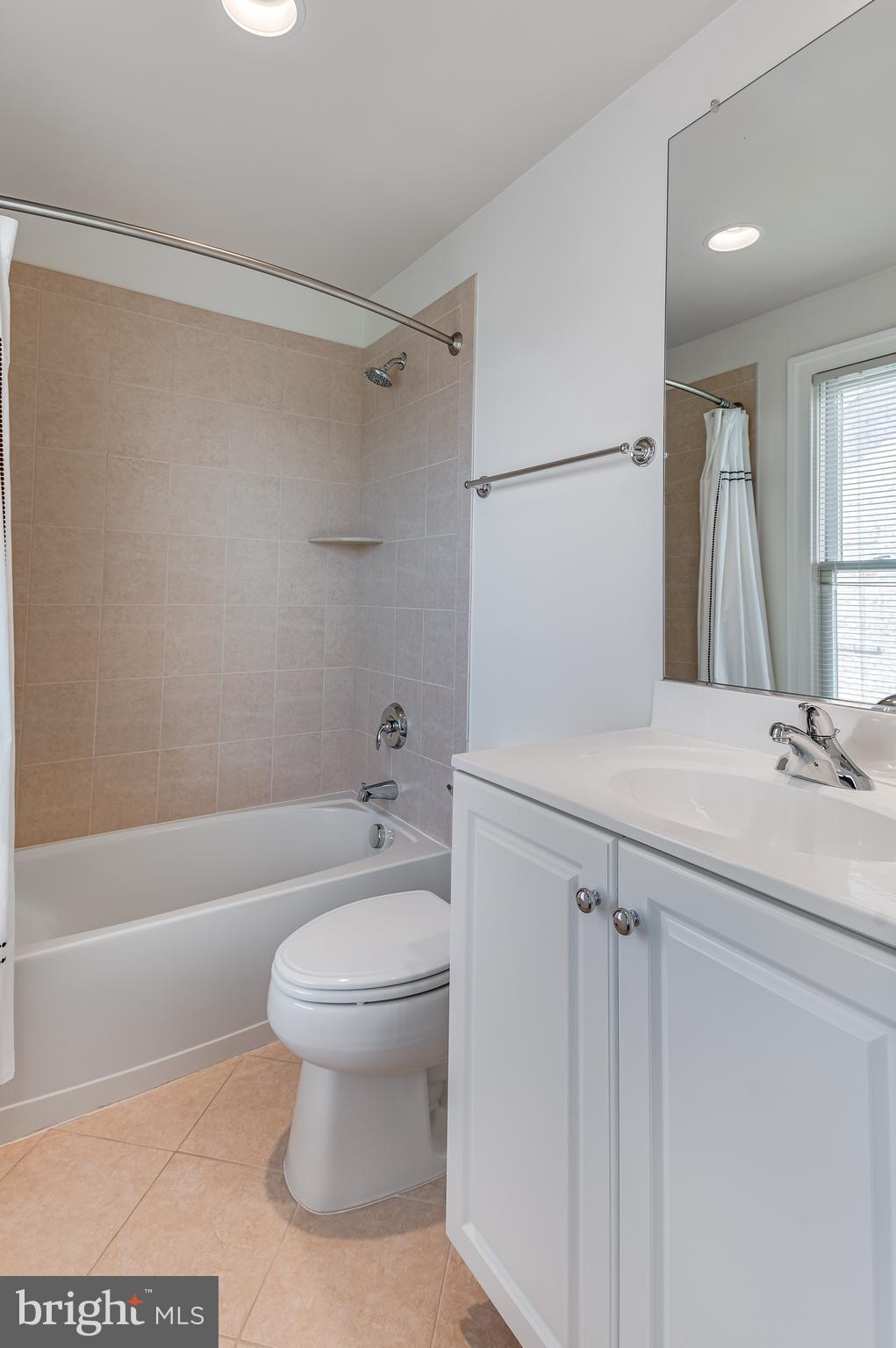 POTOMAC GREENS - Residential Lease