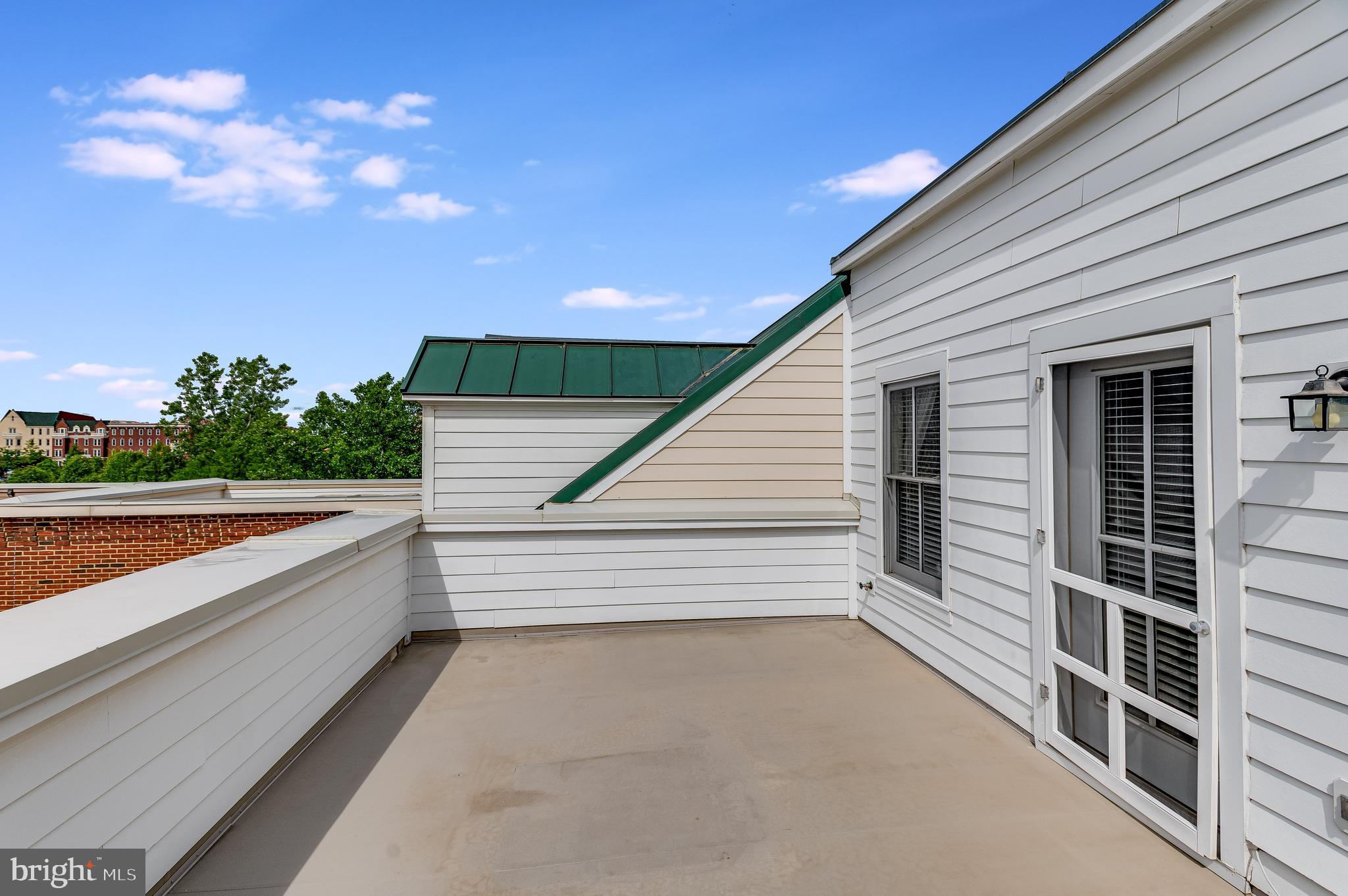 POTOMAC GREENS - Residential Lease