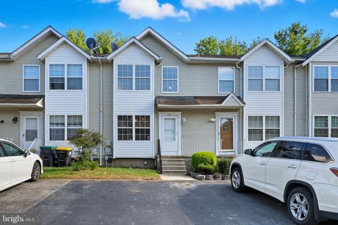 Photo of 29 Victoria Boulevard, NEWARK, DE 19702 (MLS # DENC2089554)