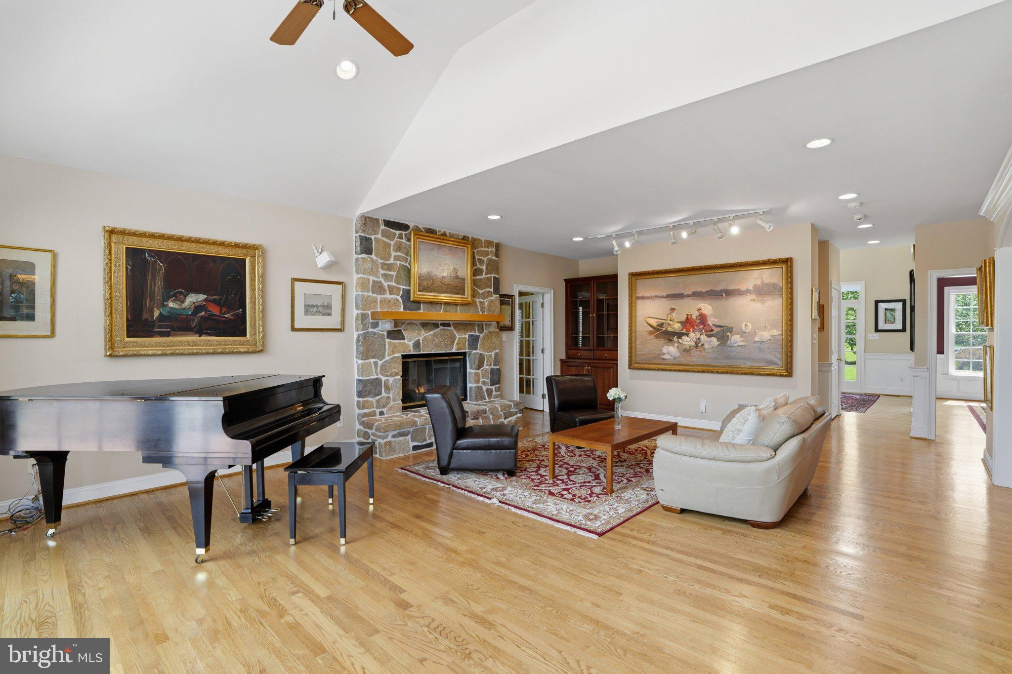 STONEBRIDGE - Residential