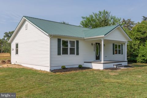 Homes For Sale - 1200 S Glebe Road<br/> MONTROSS, VA 22520